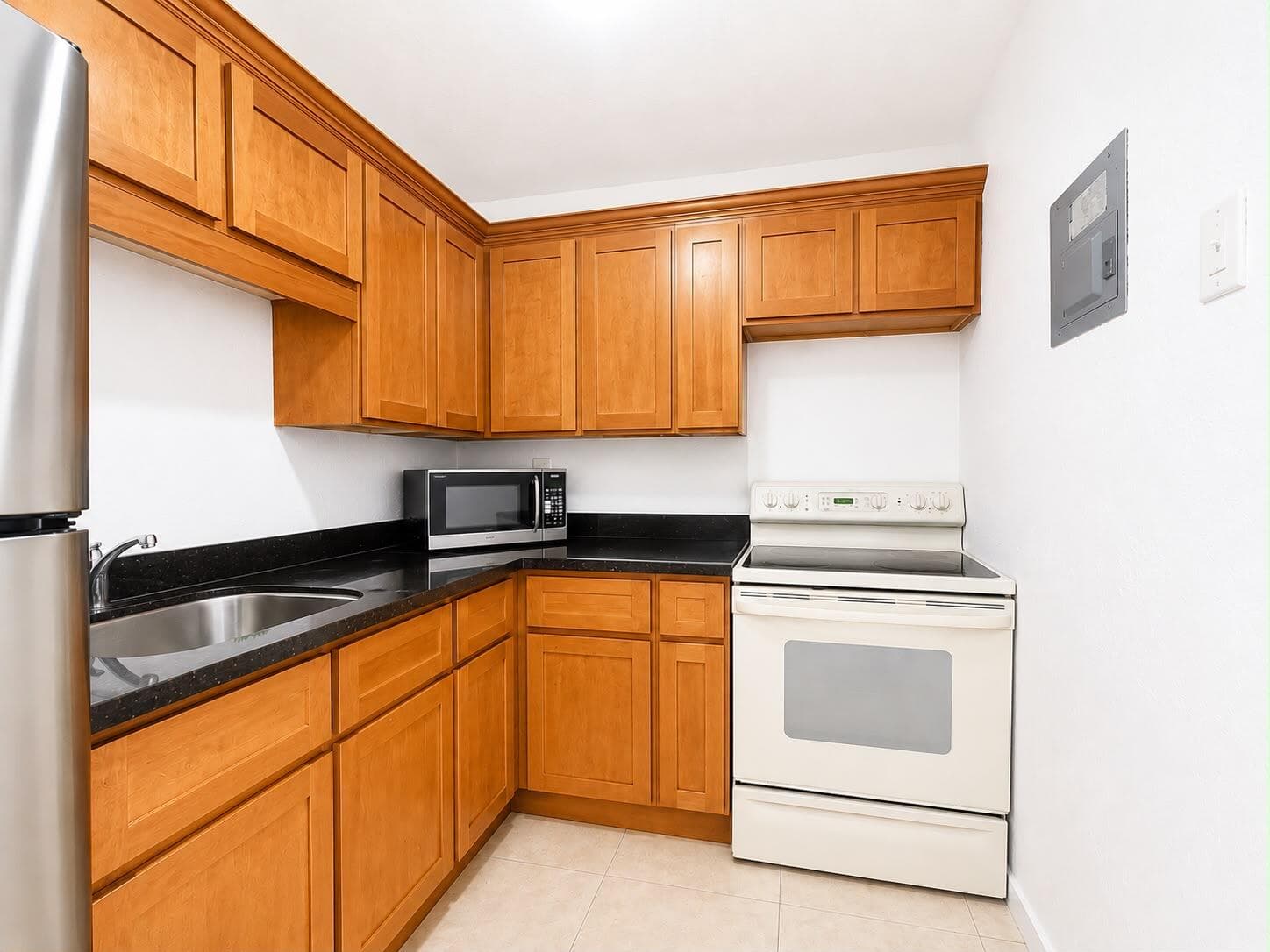 990 NW 1st Street Apt 1, Miami, FL 33128 — photo 5 of 10