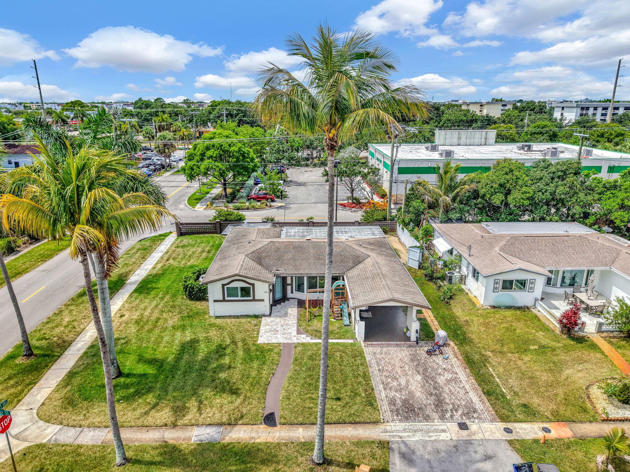 3300 NW 32nd Street, Lauderdale Lakes, FL 33309 — photo 17 of 61