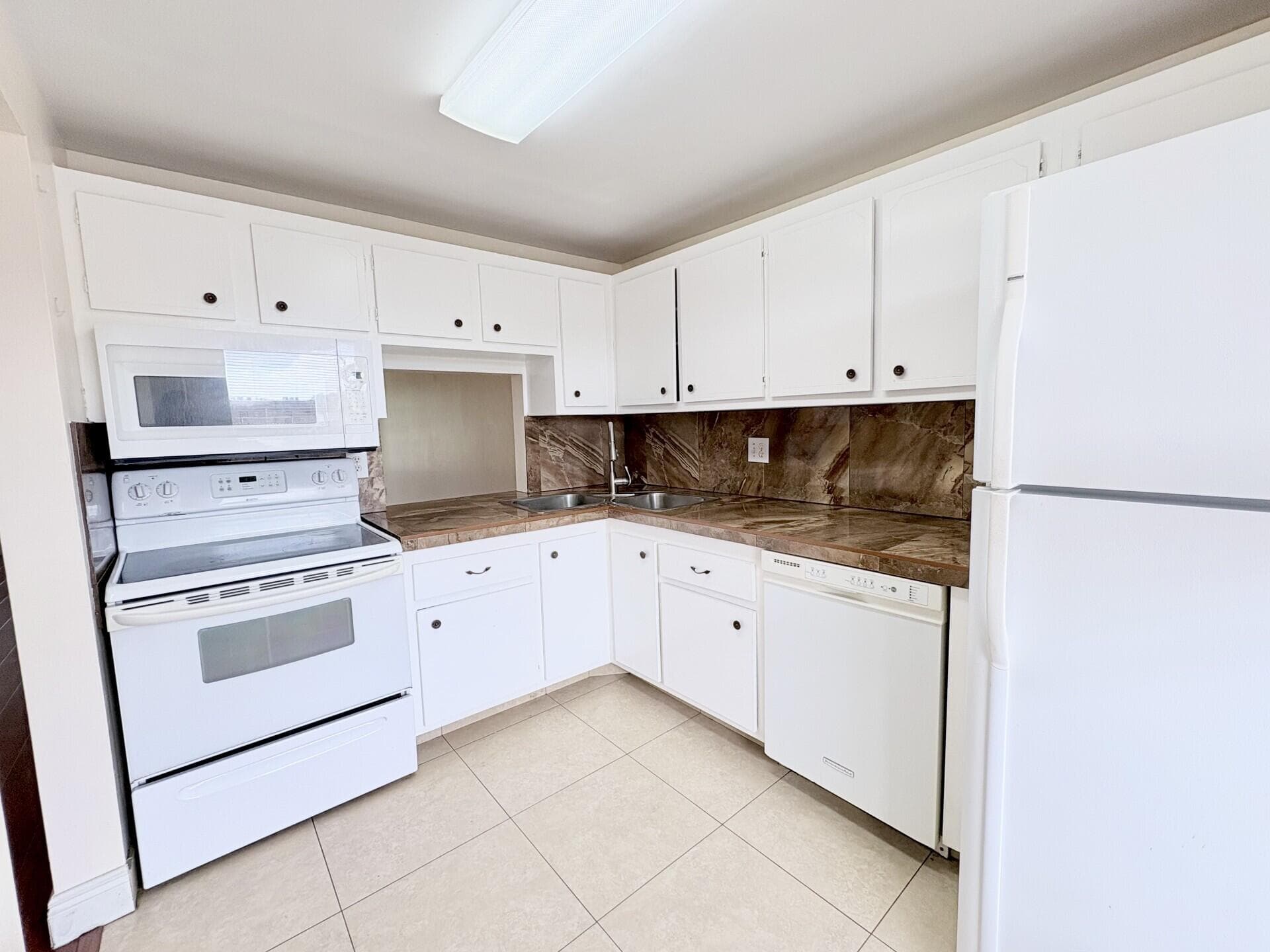 6070 NW 64th Avenue NW 204, Tamarac, FL 33319 — photo 5 of 23
