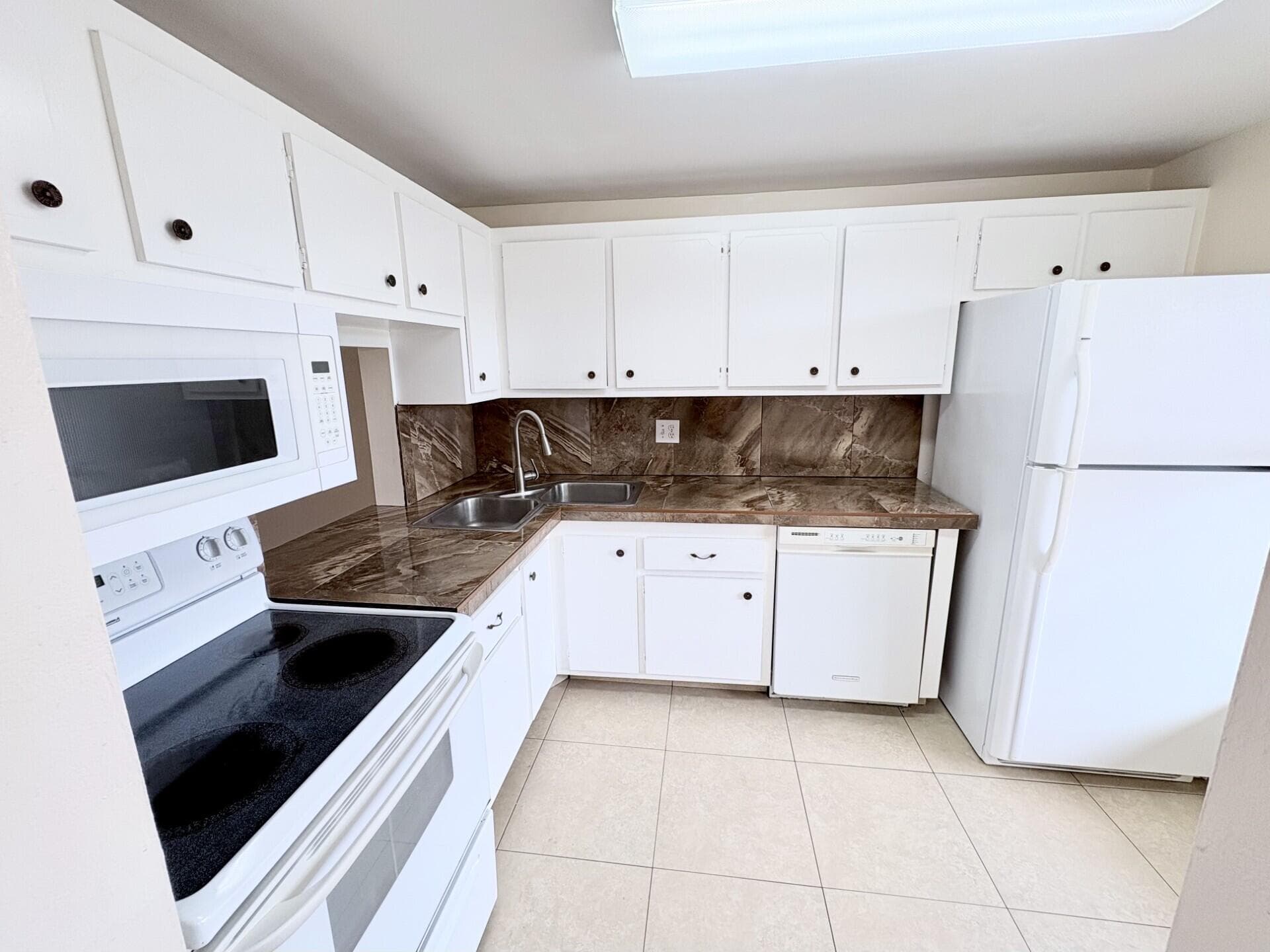 6070 NW 64th Avenue NW 204, Tamarac, FL 33319 — photo 4 of 23