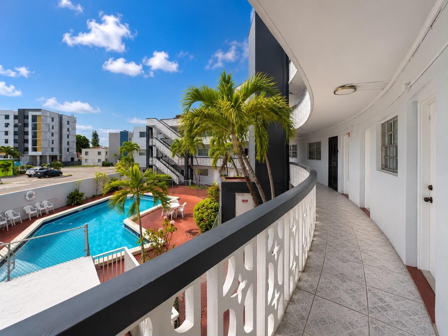11 SW 52nd Avenue Apt 7b, Miami, FL 33134 — photo 3 of 17