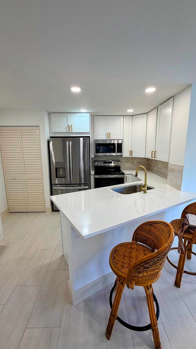 7547 S Oriole Boulevard 101, Delray Beach, FL 33446 — photo 4 of 24