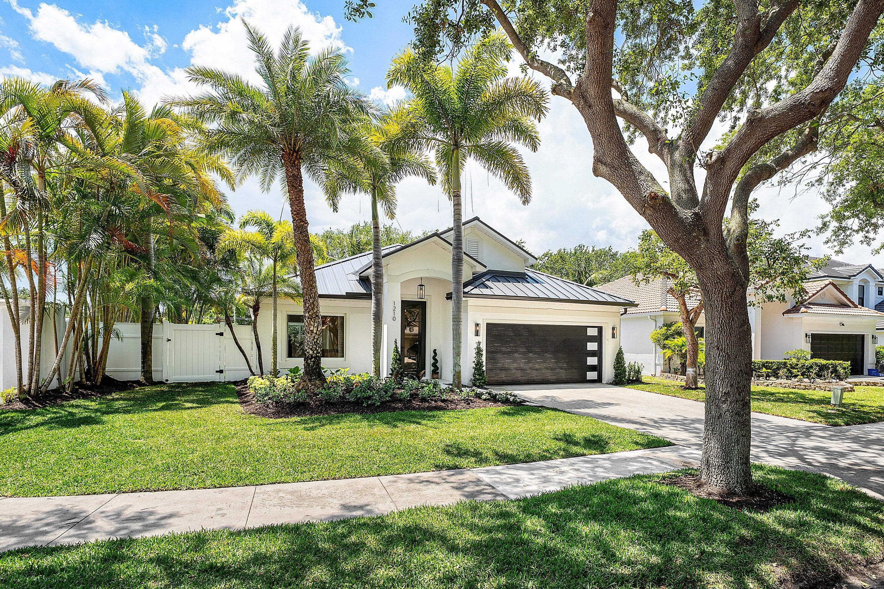 1210 Delray Lakes Drive, Delray Beach, FL 33444 — photo 14 of 99