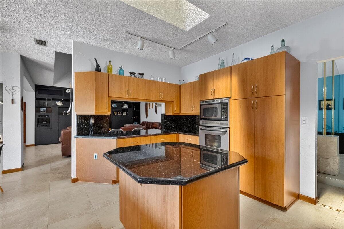 5044 NW 81st Avenue, Coral Springs, FL 33067 — photo 17 of 58