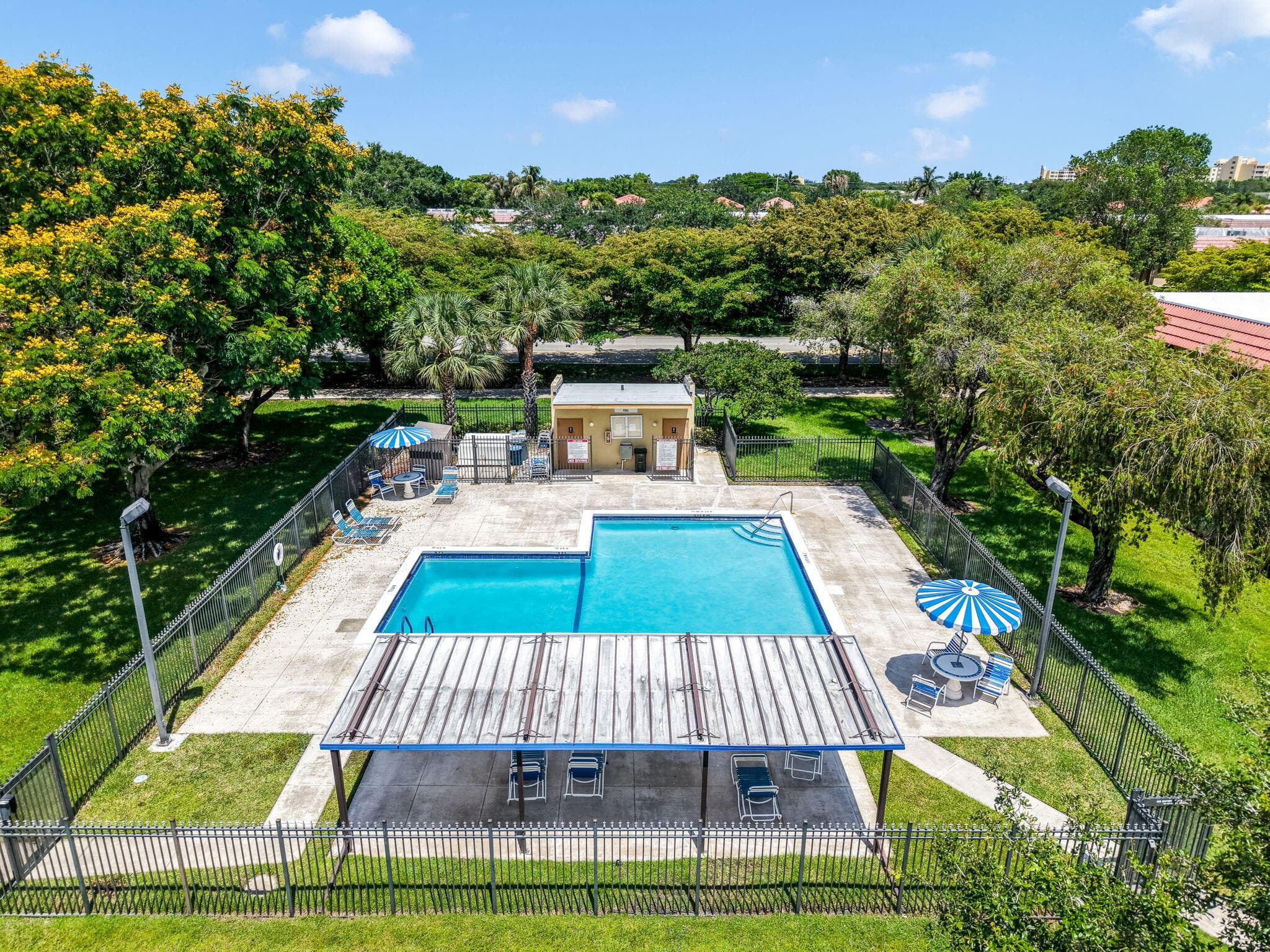 303 Lakeview Drive 102, Weston, FL 33326 — photo 5 of 34