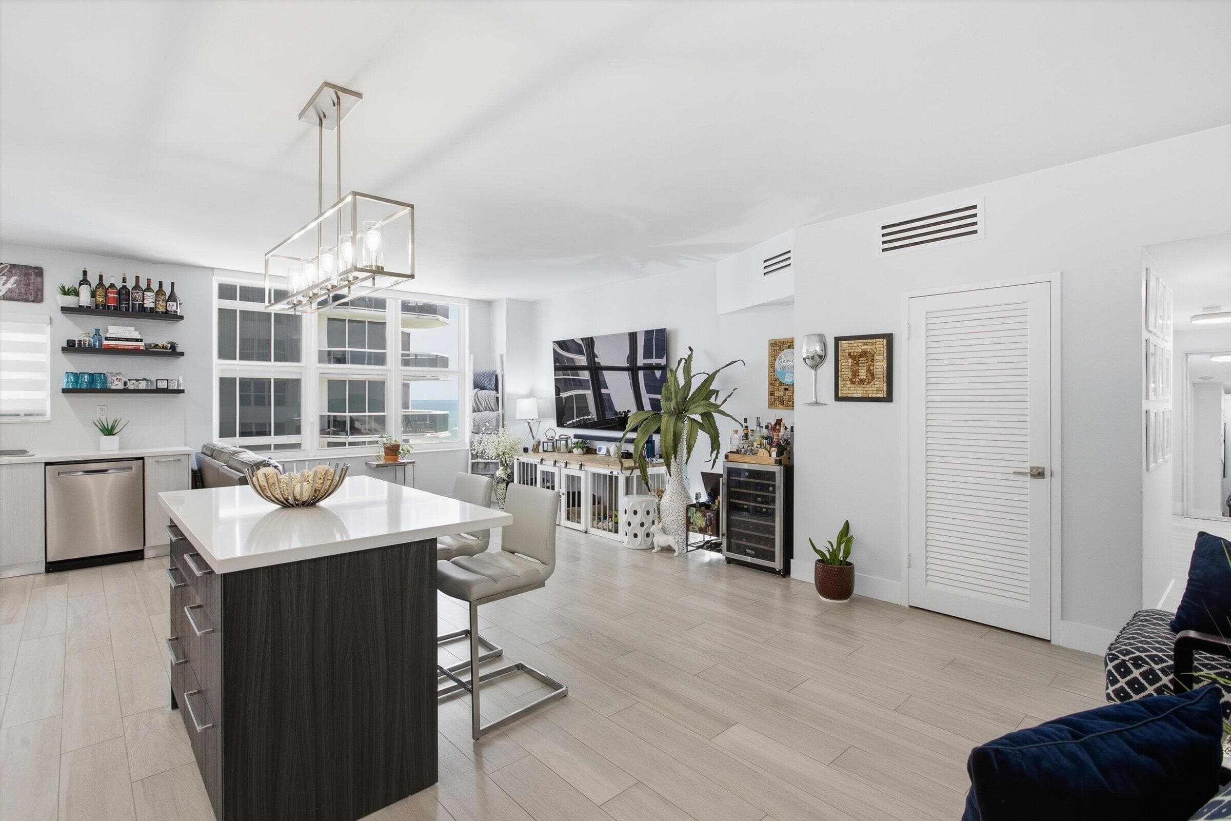 4747 Collins Avenue 1109, Miami Beach, FL 33140 — photo 14 of 47
