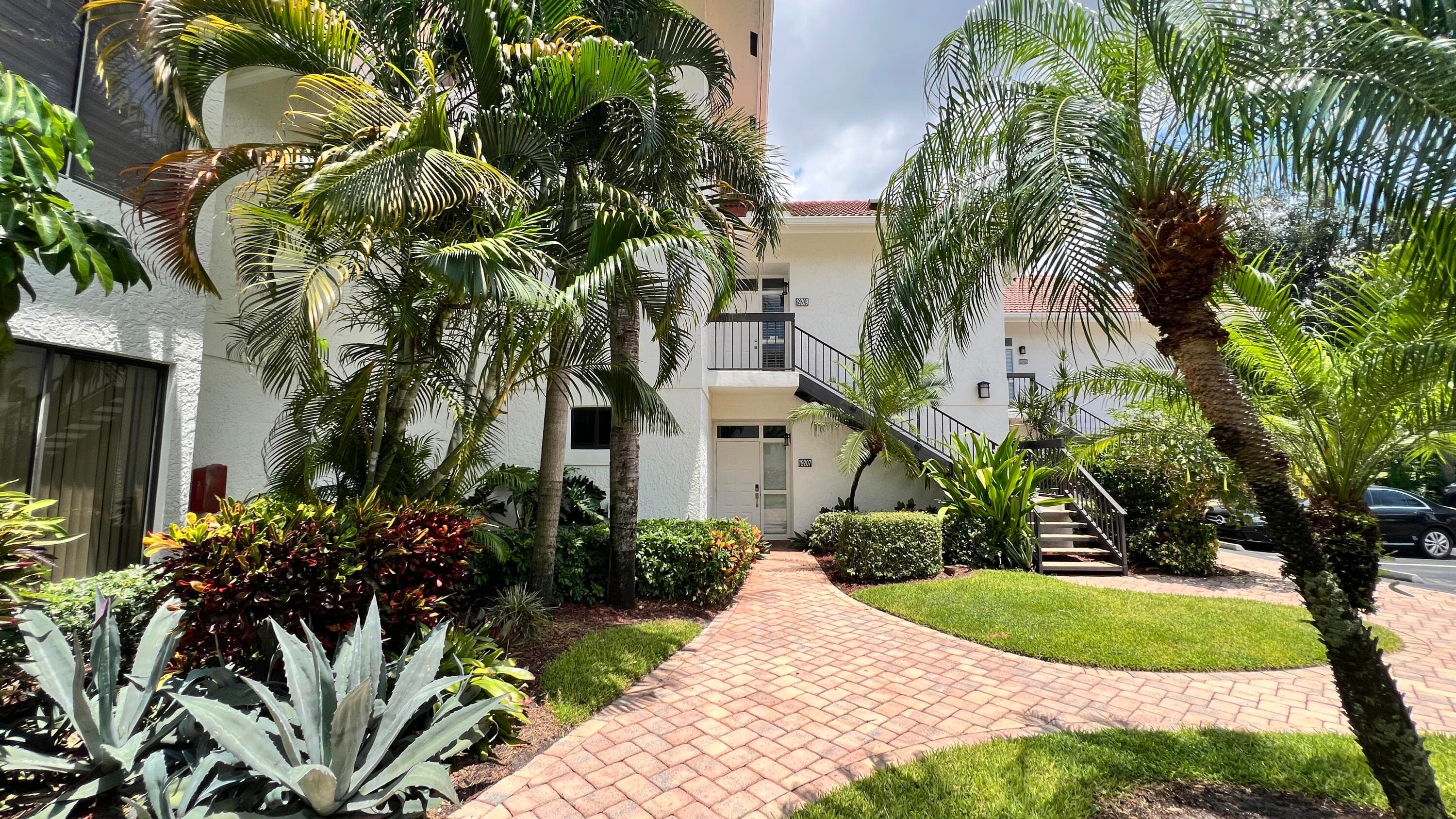 19209 Sabal Lake Drive 19209, Boca Raton, FL 33434 — photo 1 of 36
