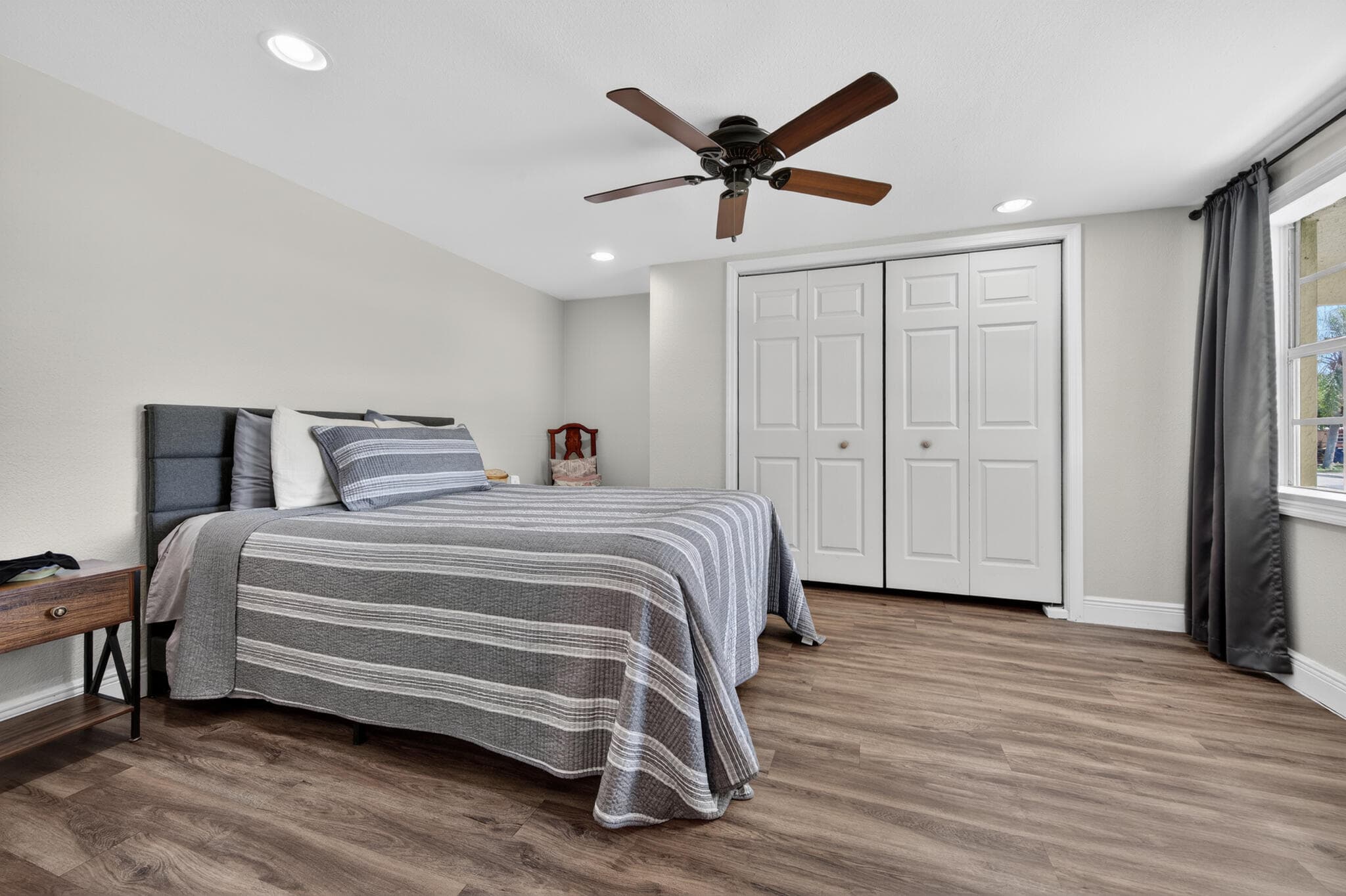 410 SE 4th Avenue, South Bay, FL 33493 — photo 8 of 20