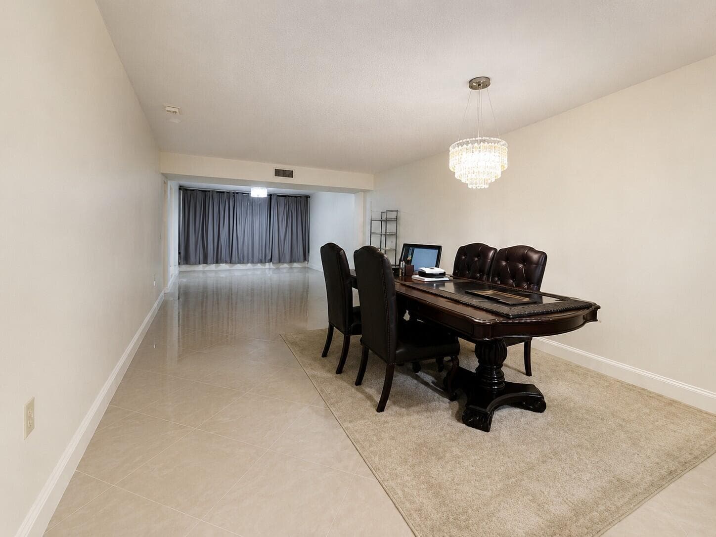 3516 Whitehall Drive 105, West Palm Beach, FL 33401 — photo 4 of 9