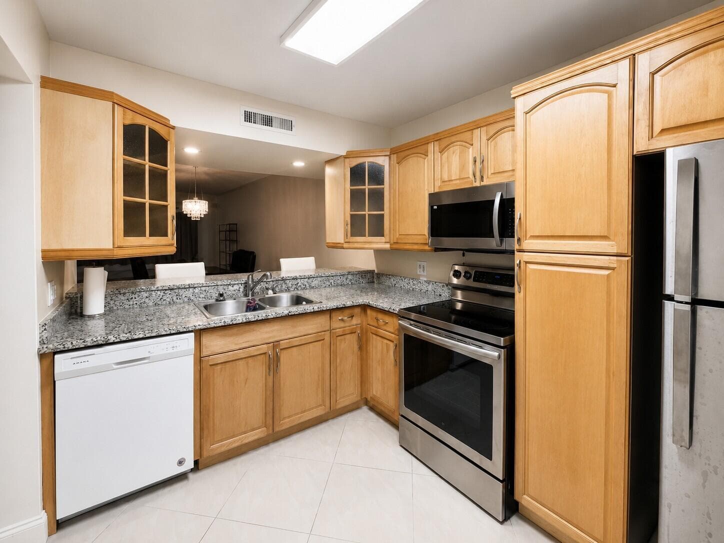 3516 Whitehall Drive 105, West Palm Beach, FL 33401 — photo 3 of 9
