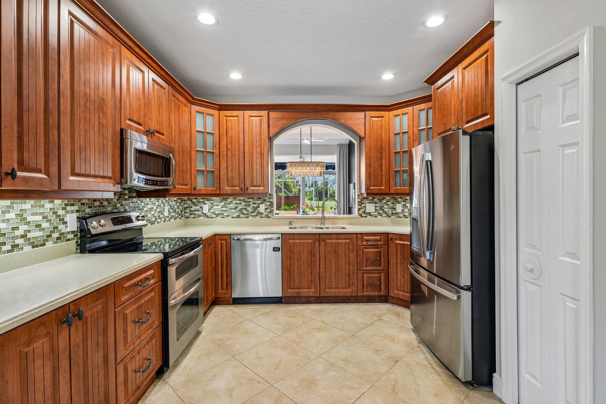 692 W Palm Aire Drive, Pompano Beach, FL 33069 — photo 15 of 55