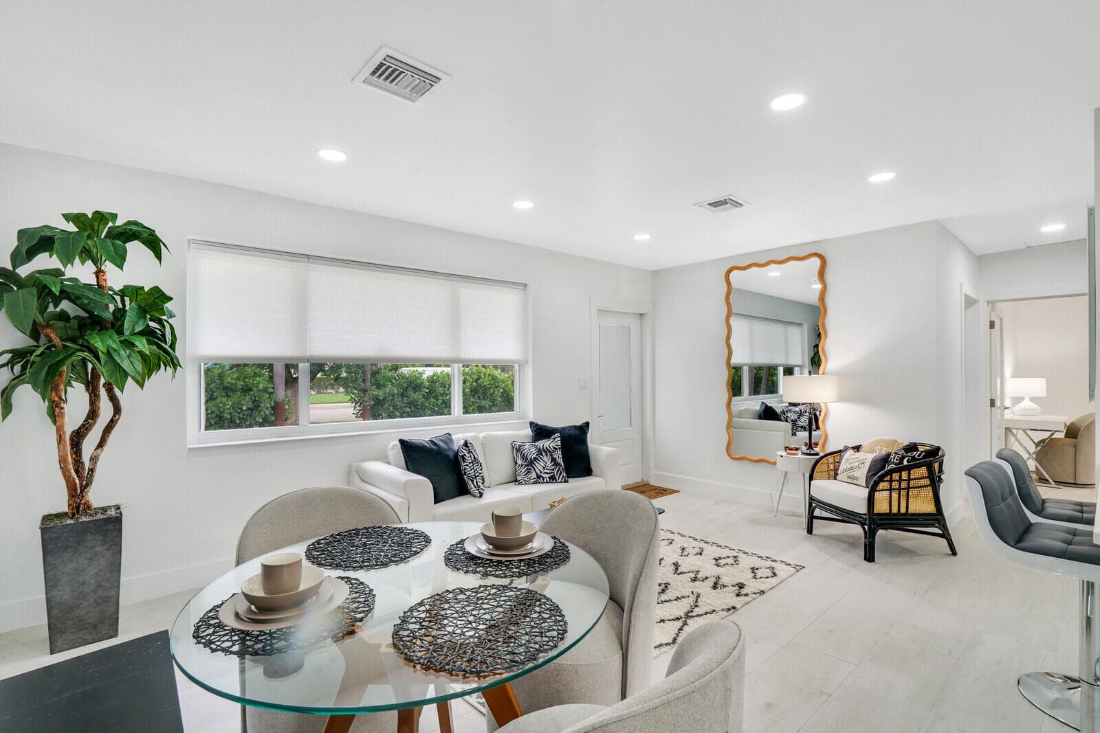 340 Summa Street, West Palm Beach, FL 33405 — photo 10 of 24