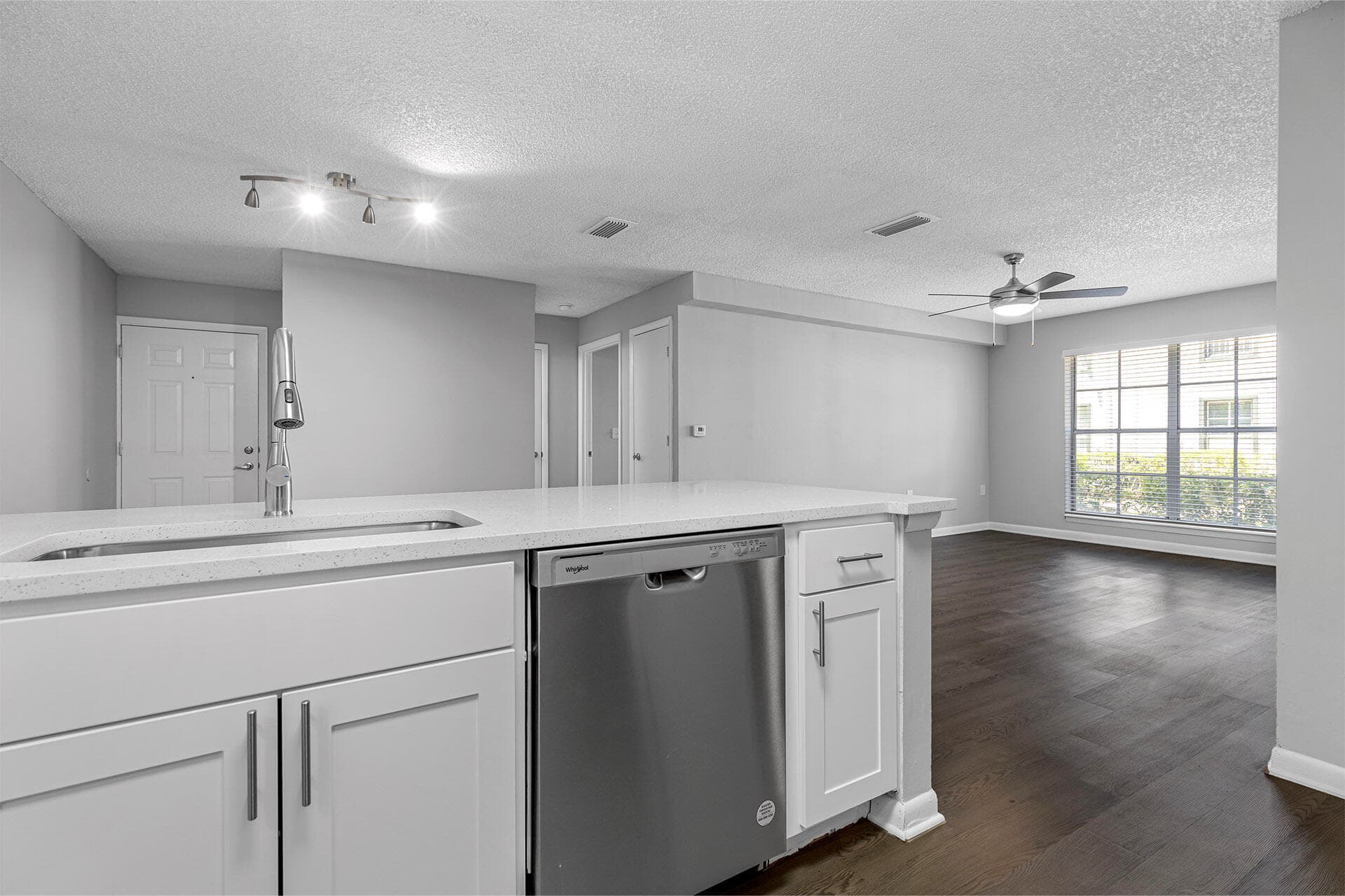 17900 NE 31st Court 4302, Aventura, FL 33160 — photo 13 of 32