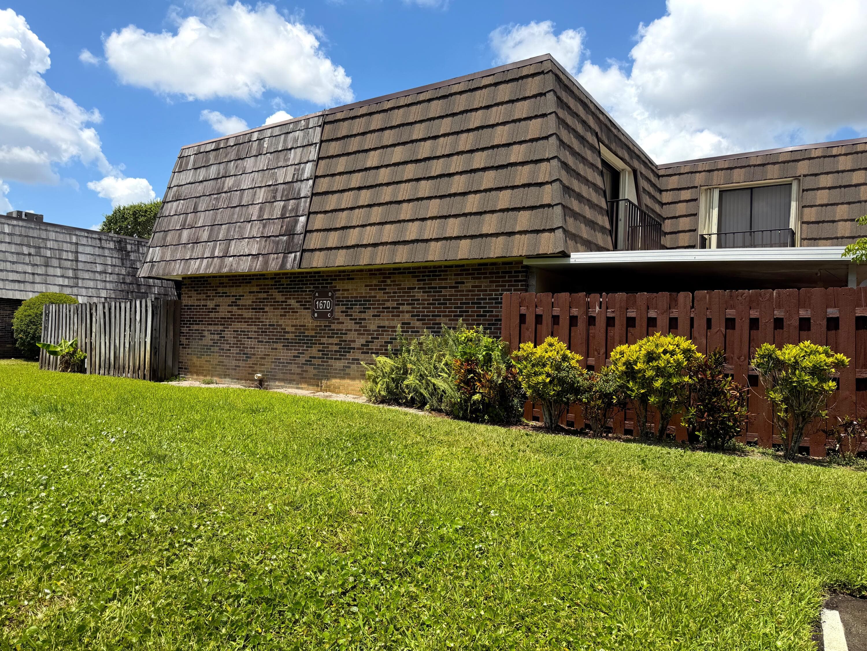 1670 Forest Lakes Circle C, West Palm Beach, FL 33406 — photo 4 of 35