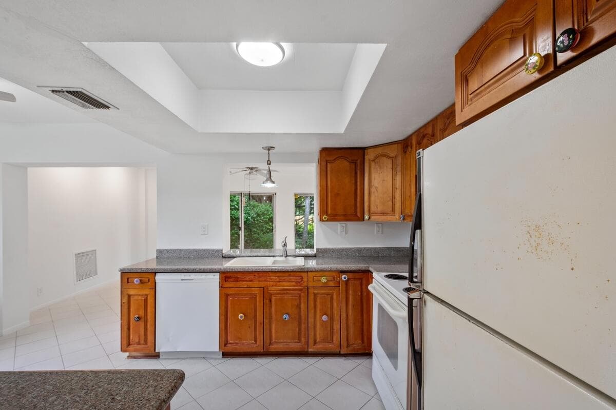 4704 Queen Palm Lane, Tamarac, FL 33319 — photo 10 of 24