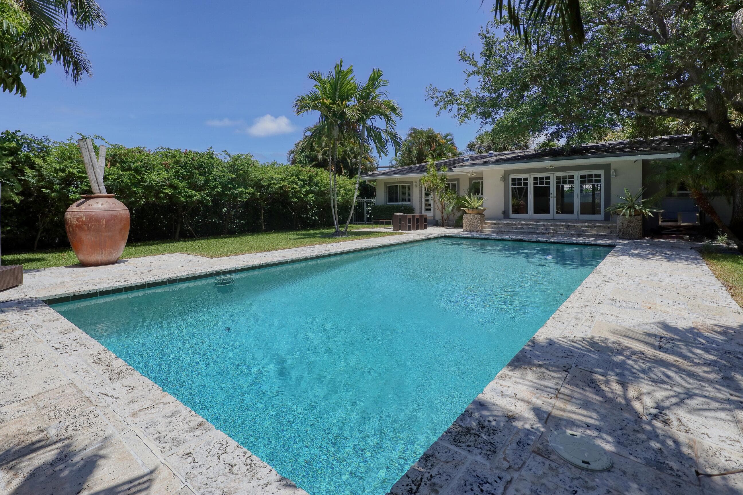 1635 Seabreeze Boulevard, Fort Lauderdale, FL 33316 — photo 2 of 18