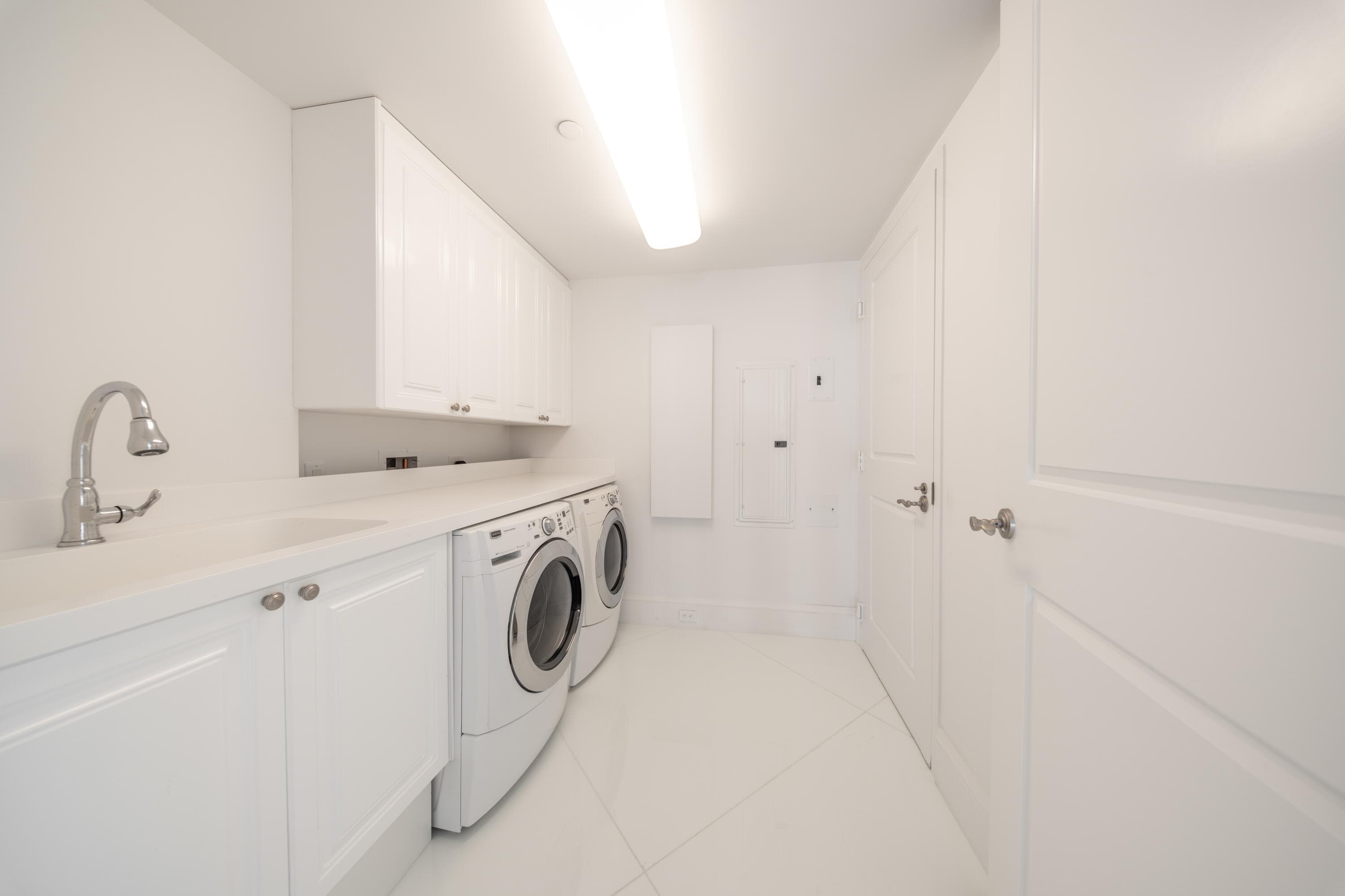 Condominium in Riviera Beach — photo 12 of 22