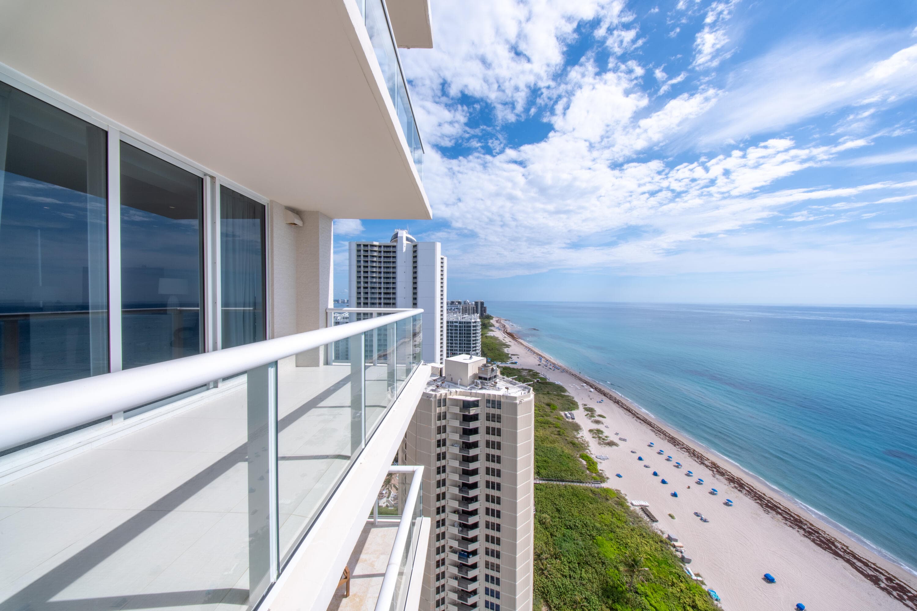 Condominium in Riviera Beach — photo 14 of 22