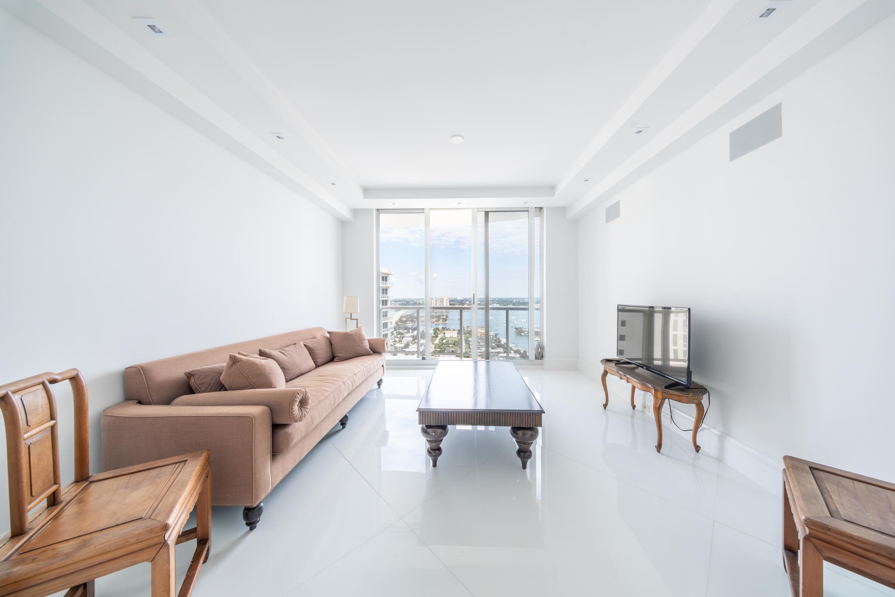 Condominium in Riviera Beach — photo 15 of 22