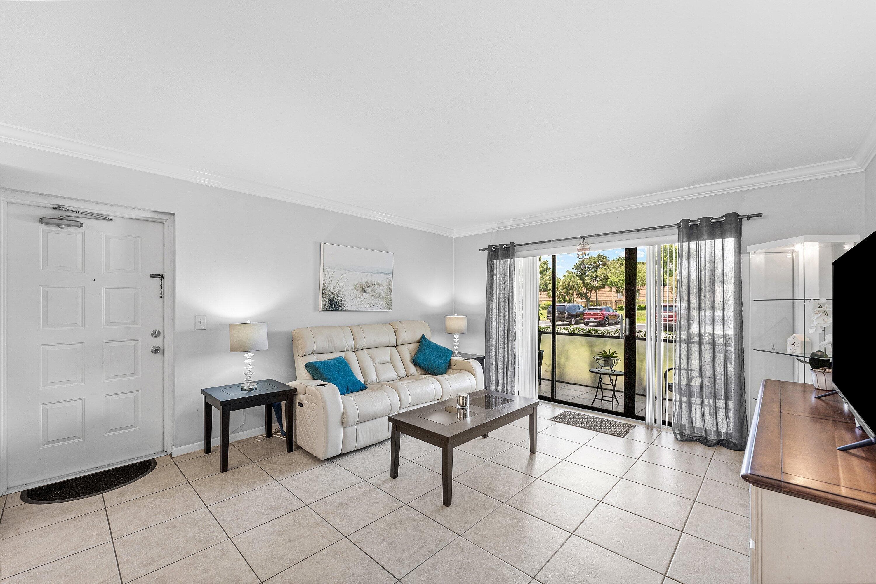 1108 Green Pine Boulevard E1, West Palm Beach, FL 33409 — photo 3 of 43