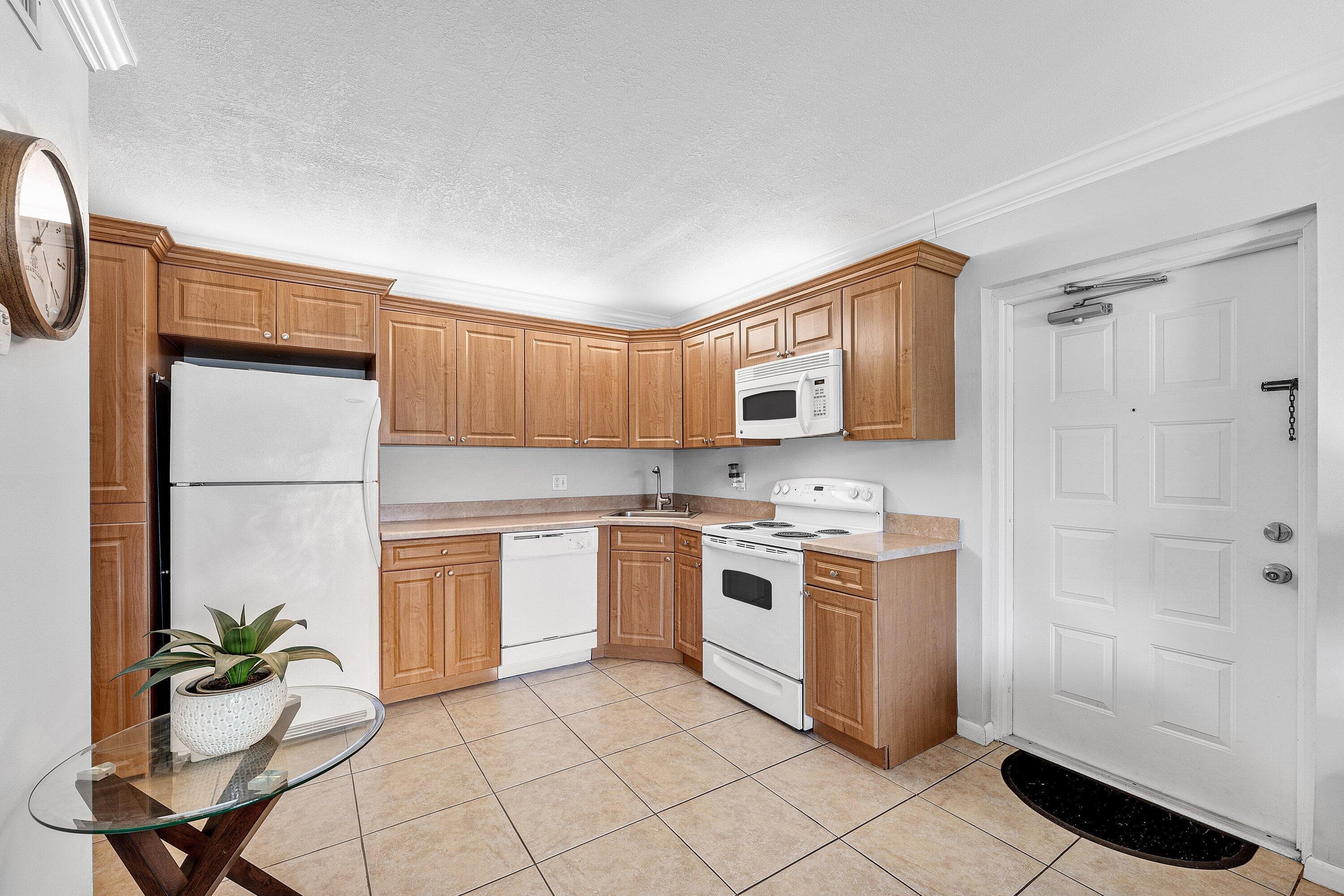 1108 Green Pine Boulevard E1, West Palm Beach, FL 33409 — photo 9 of 43