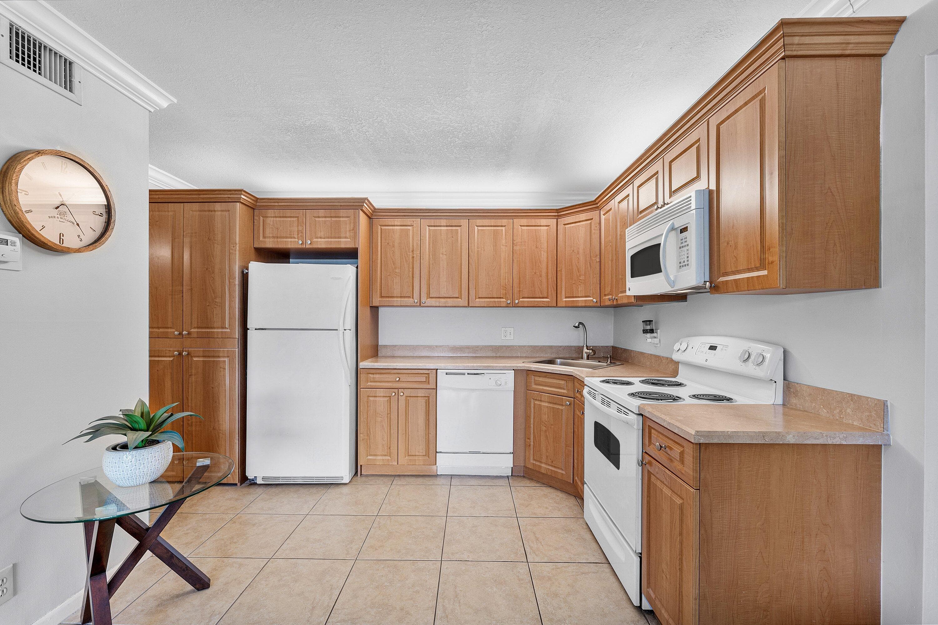 1108 Green Pine Boulevard E1, West Palm Beach, FL 33409 — photo 10 of 43
