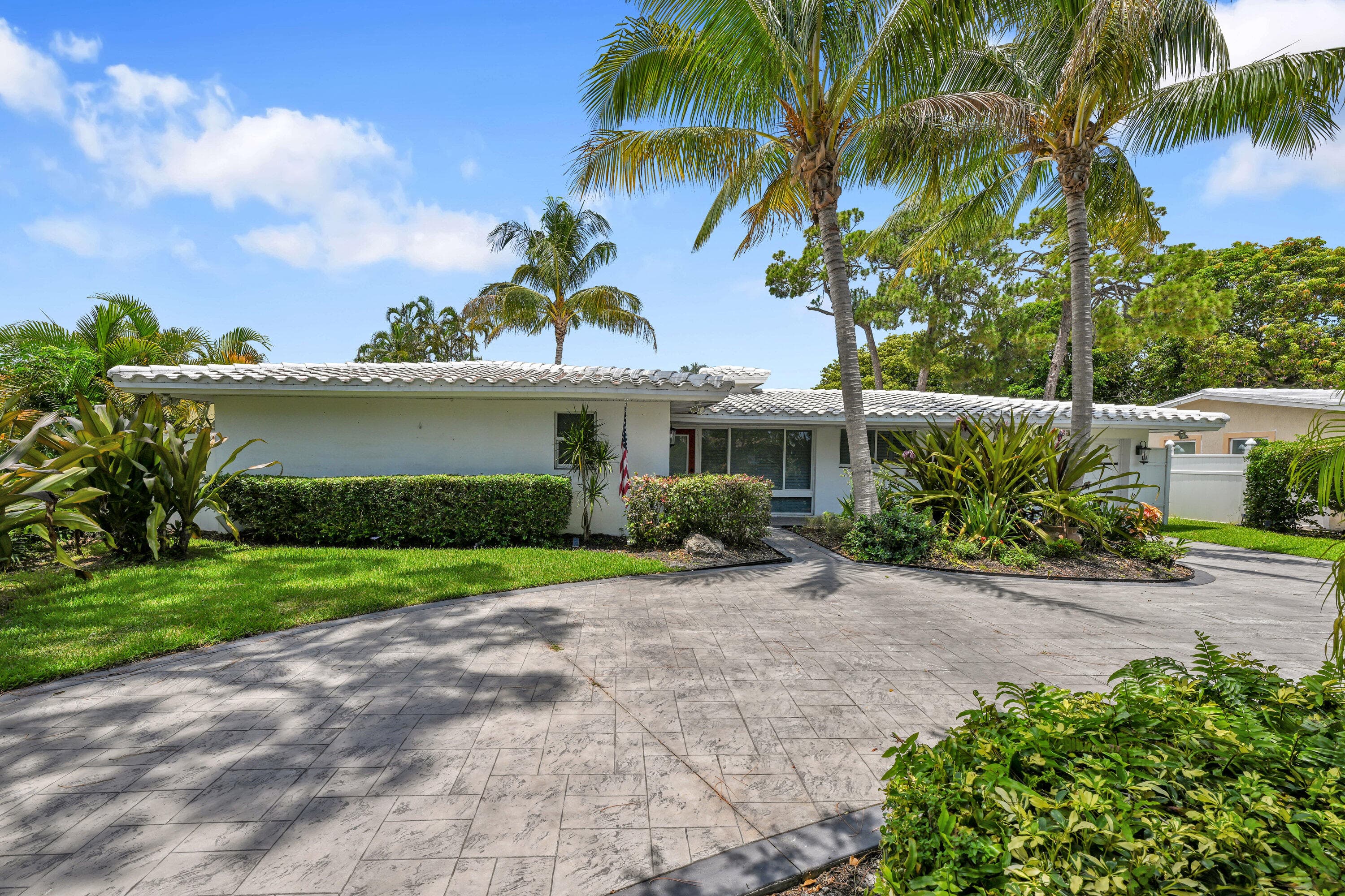 901 SE 12th Avenue, Deerfield Beach, FL 33441 — photo 4 of 44