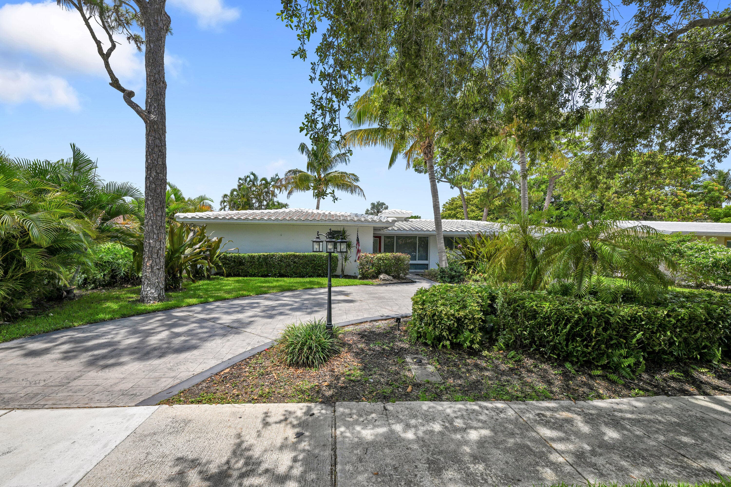 901 SE 12th Avenue, Deerfield Beach, FL 33441 — photo 5 of 44