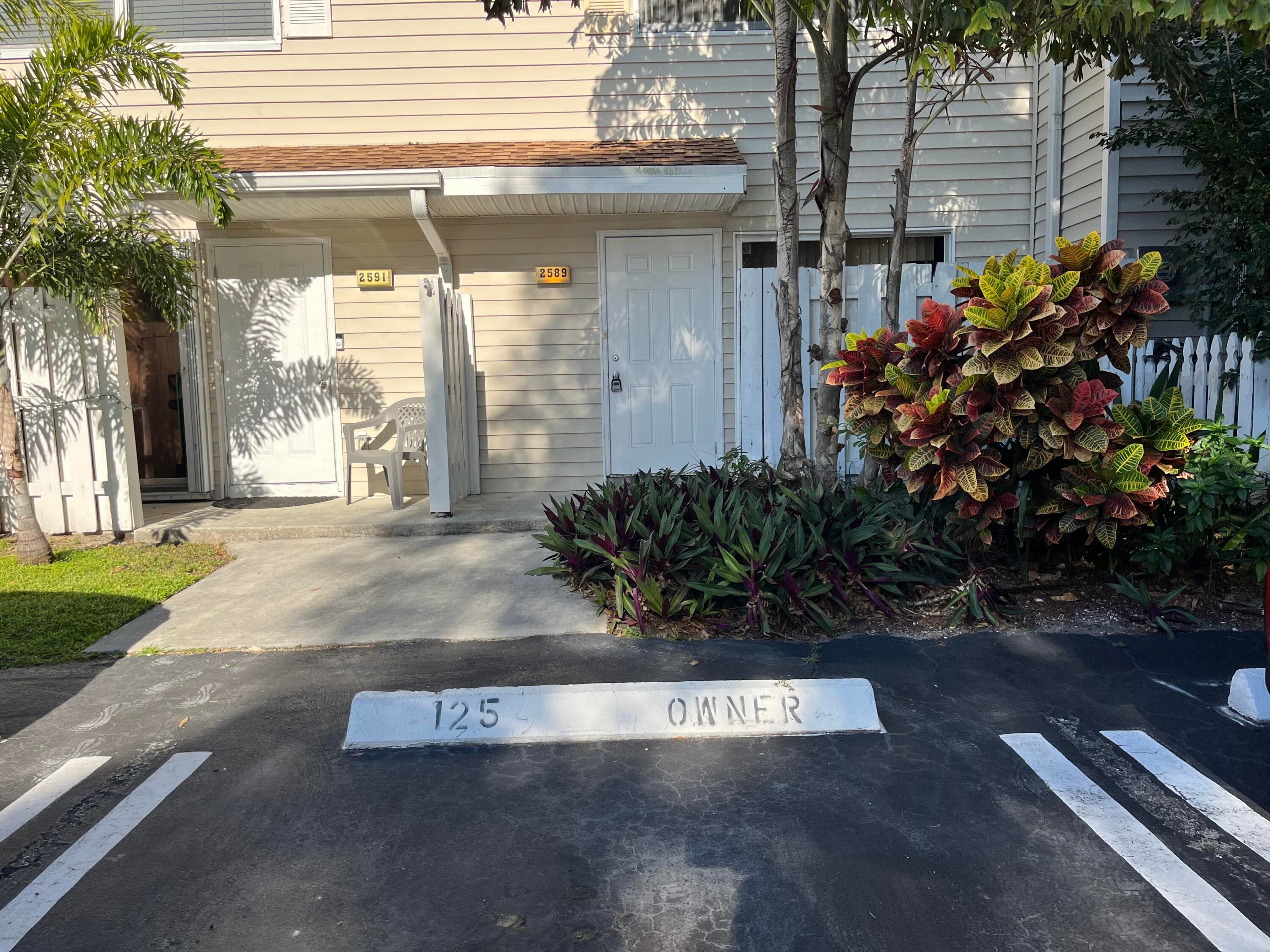2589 NE 15th Street, Pompano Beach, FL 33062 — photo 3 of 39