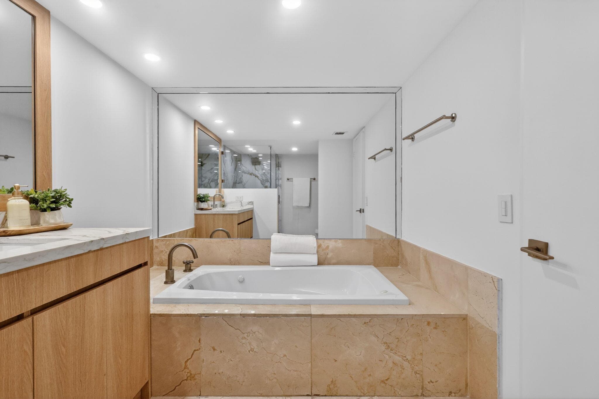 1717 N Bayshore Drive A-2935, Miami, FL 33132 — photo 36 of 68