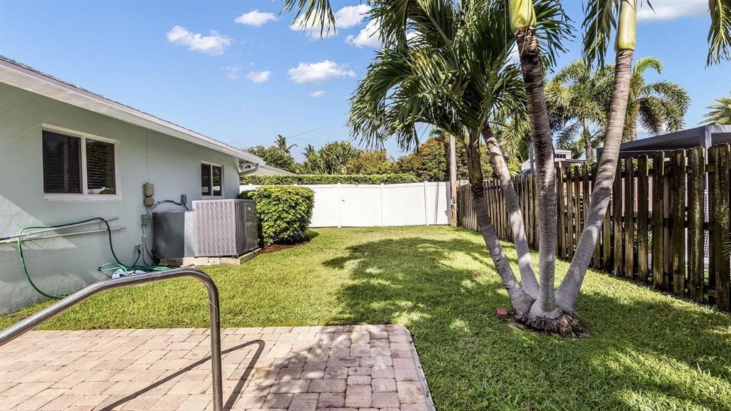 1041 SW 4th Street, Boca Raton, FL 33486 — photo 4 of 26