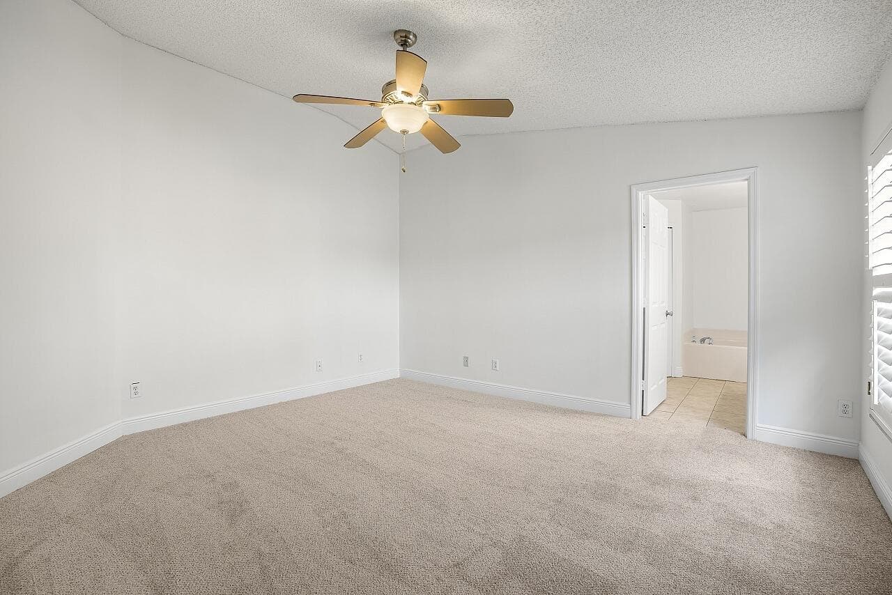 966 E 13th Square, Vero Beach, FL 32960 — photo 15 of 33