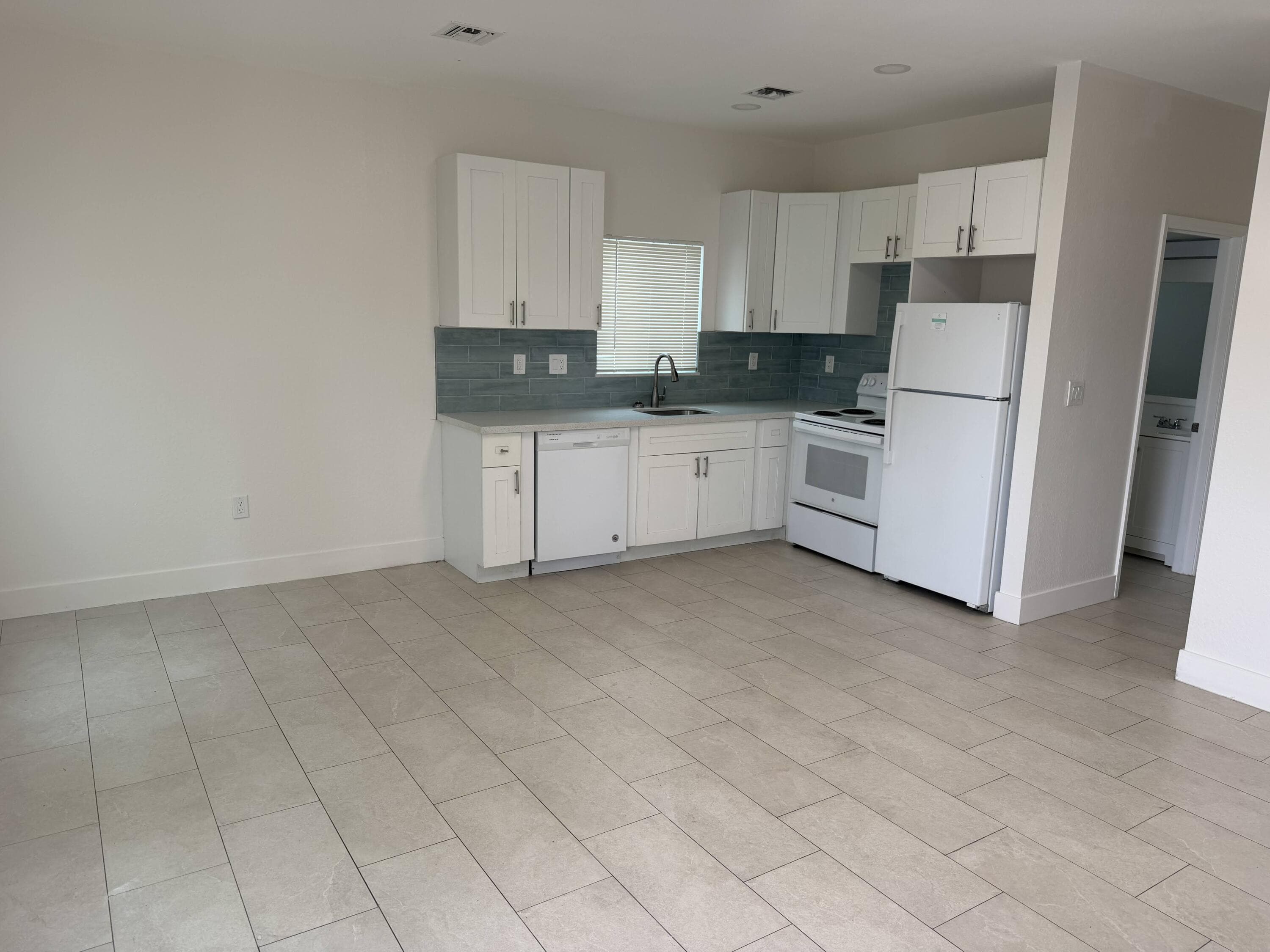 2604 NW 20th Street, Fort Lauderdale, FL 33311 — photo 3 of 8
