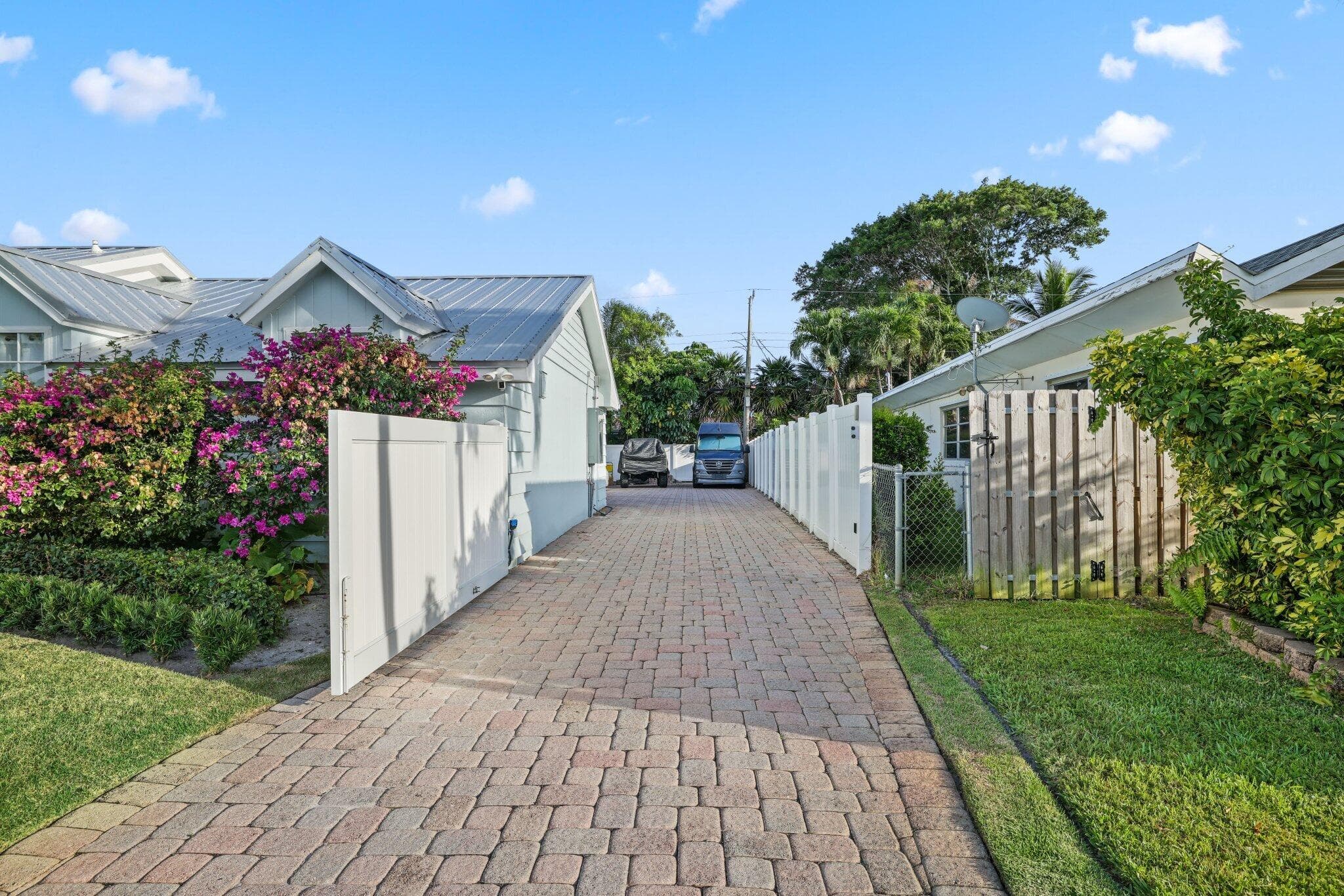 418 Oyster Road, North Palm Beach, FL 33408 — photo 5 of 45