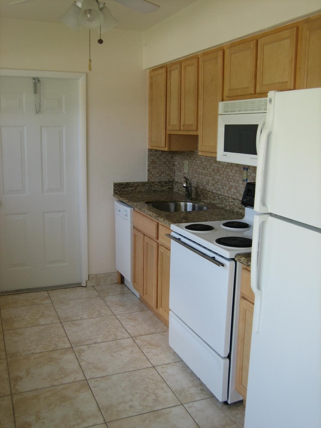 231 NE 24th Street 1, Pompano Beach, FL 33064 — photo 7 of 9