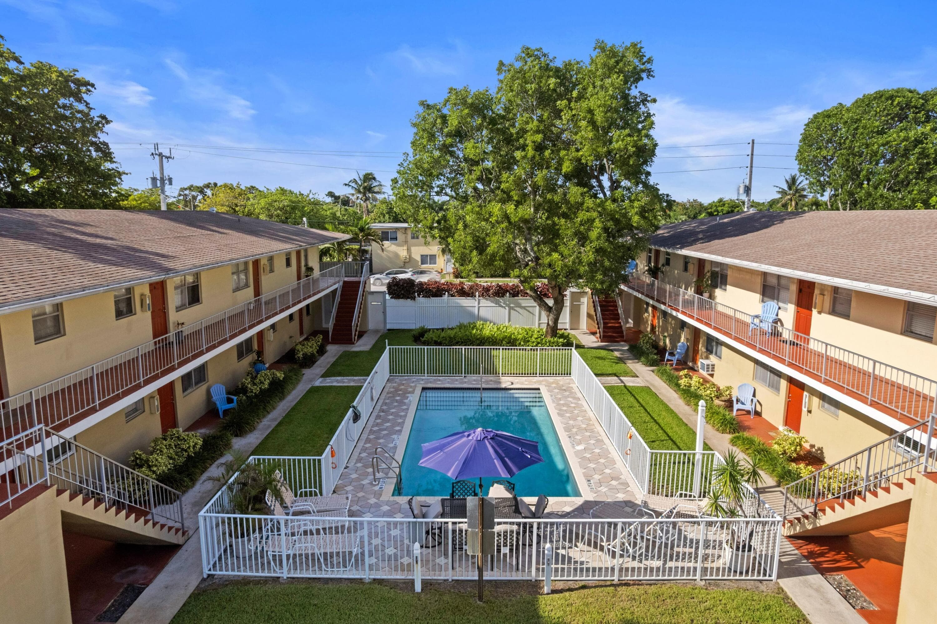 309 NE 16th Street 4, Fort Lauderdale, FL 33304 — photo 1 of 24