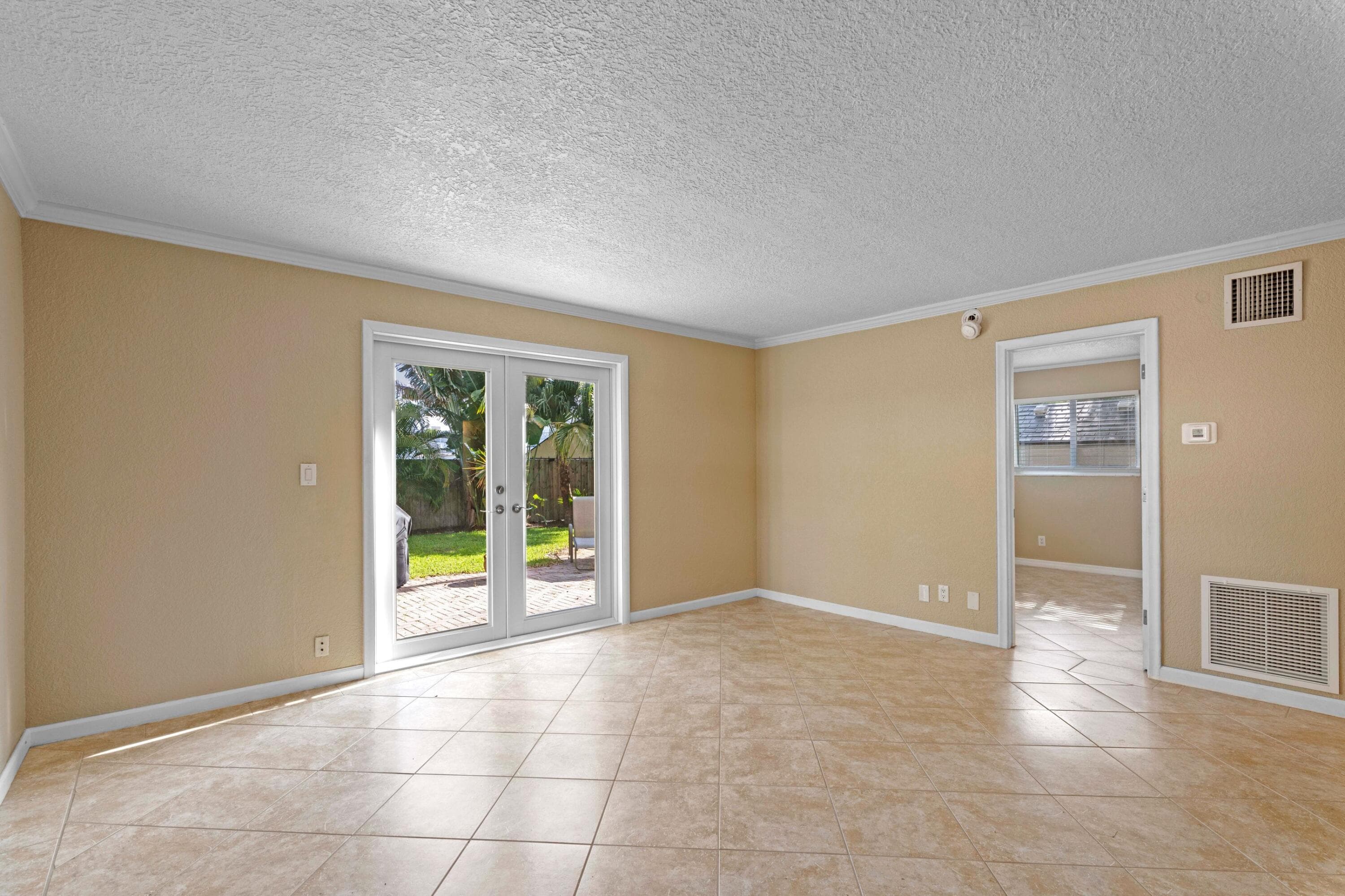 309 NE 16th Street 4, Fort Lauderdale, FL 33304 — photo 3 of 24