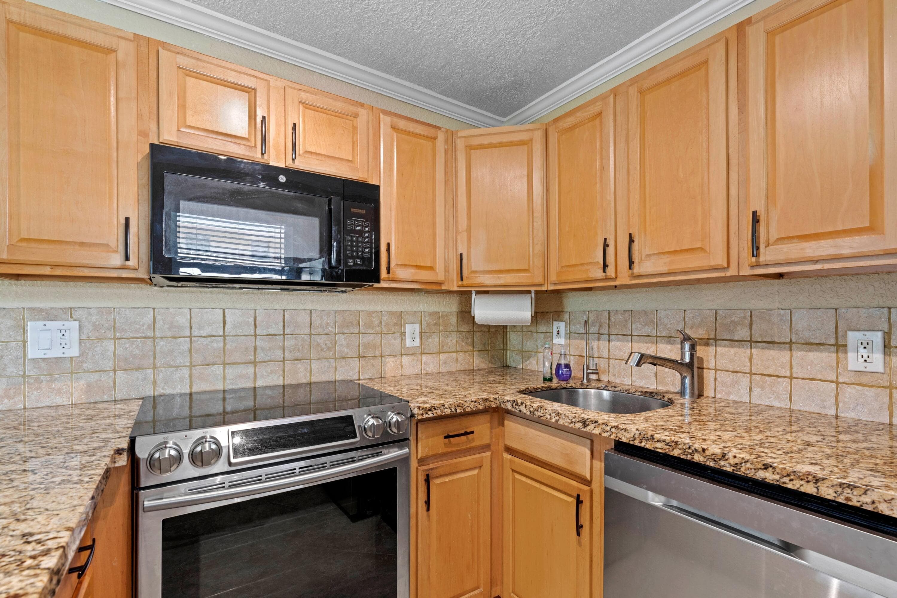 309 NE 16th Street 4, Fort Lauderdale, FL 33304 — photo 8 of 24