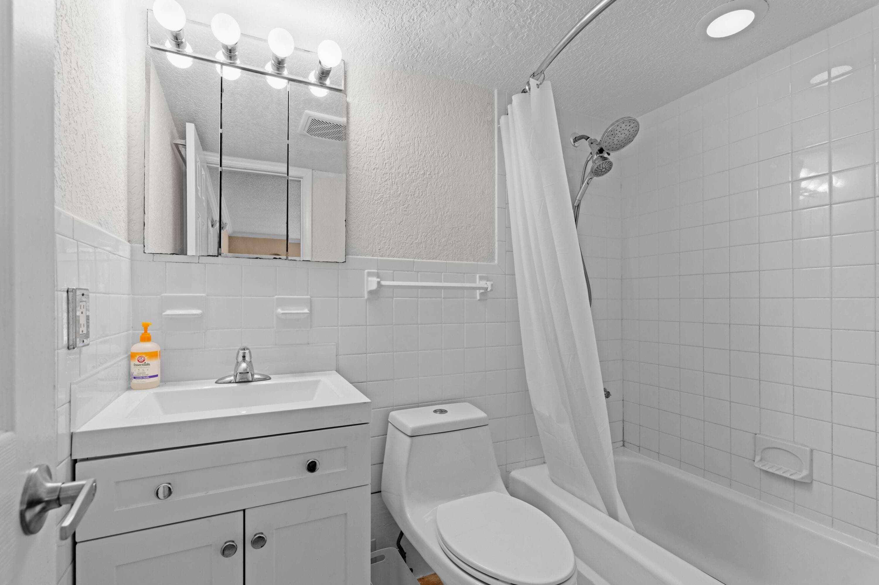 309 NE 16th Street 4, Fort Lauderdale, FL 33304 — photo 10 of 24