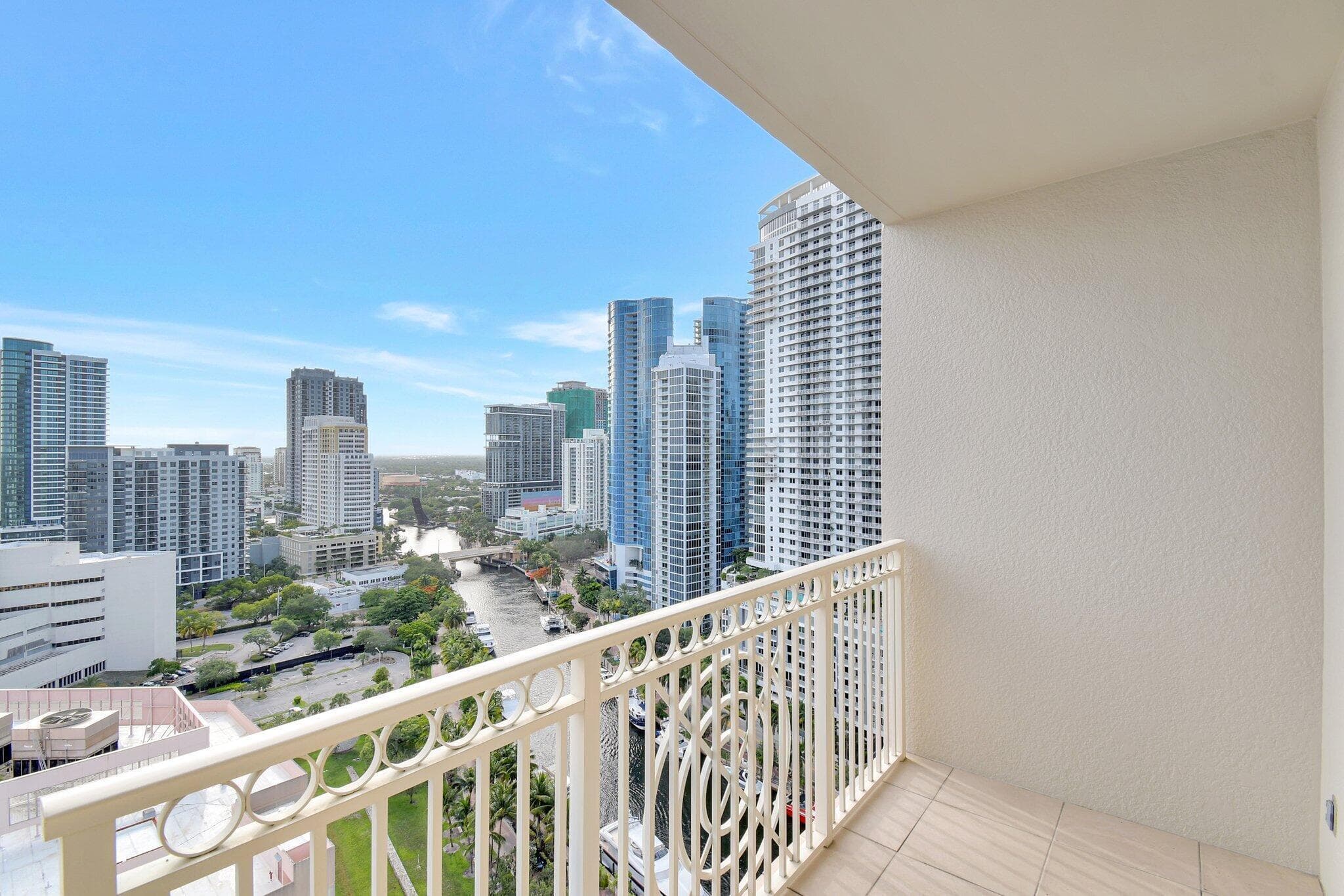 511 SE 5th Avenue 2315, Fort Lauderdale, FL 33301 — photo 1 of 28