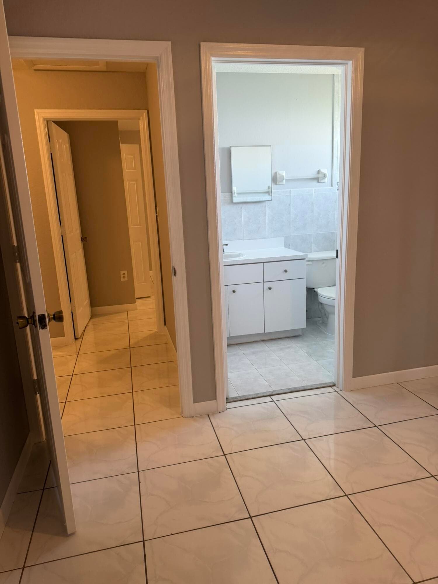 661 S Biscayne River Drive, Miami, FL 33169 — photo 10 of 15