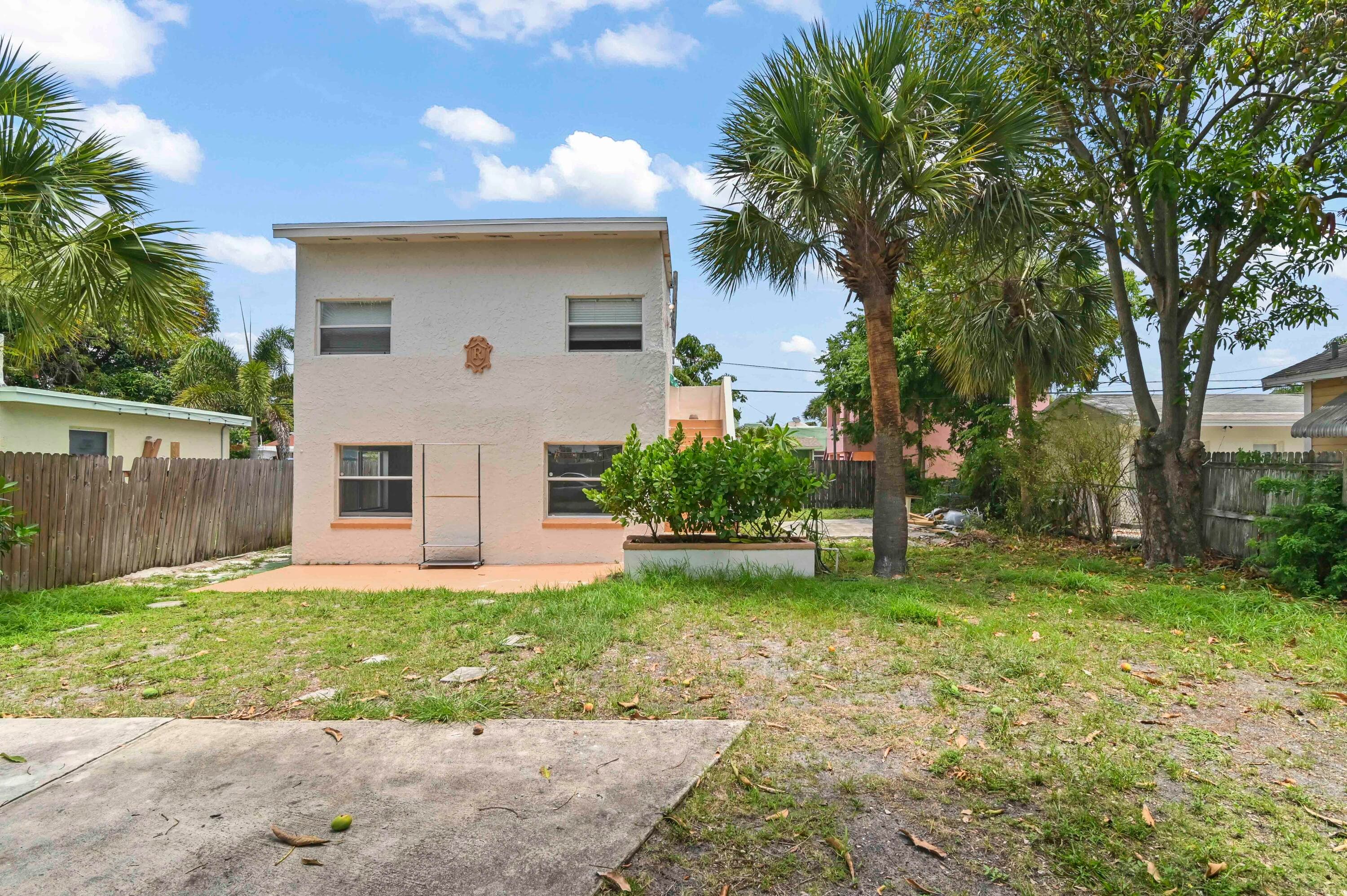 515 Putnam Road, West Palm Beach, FL 33405 — photo 2 of 18