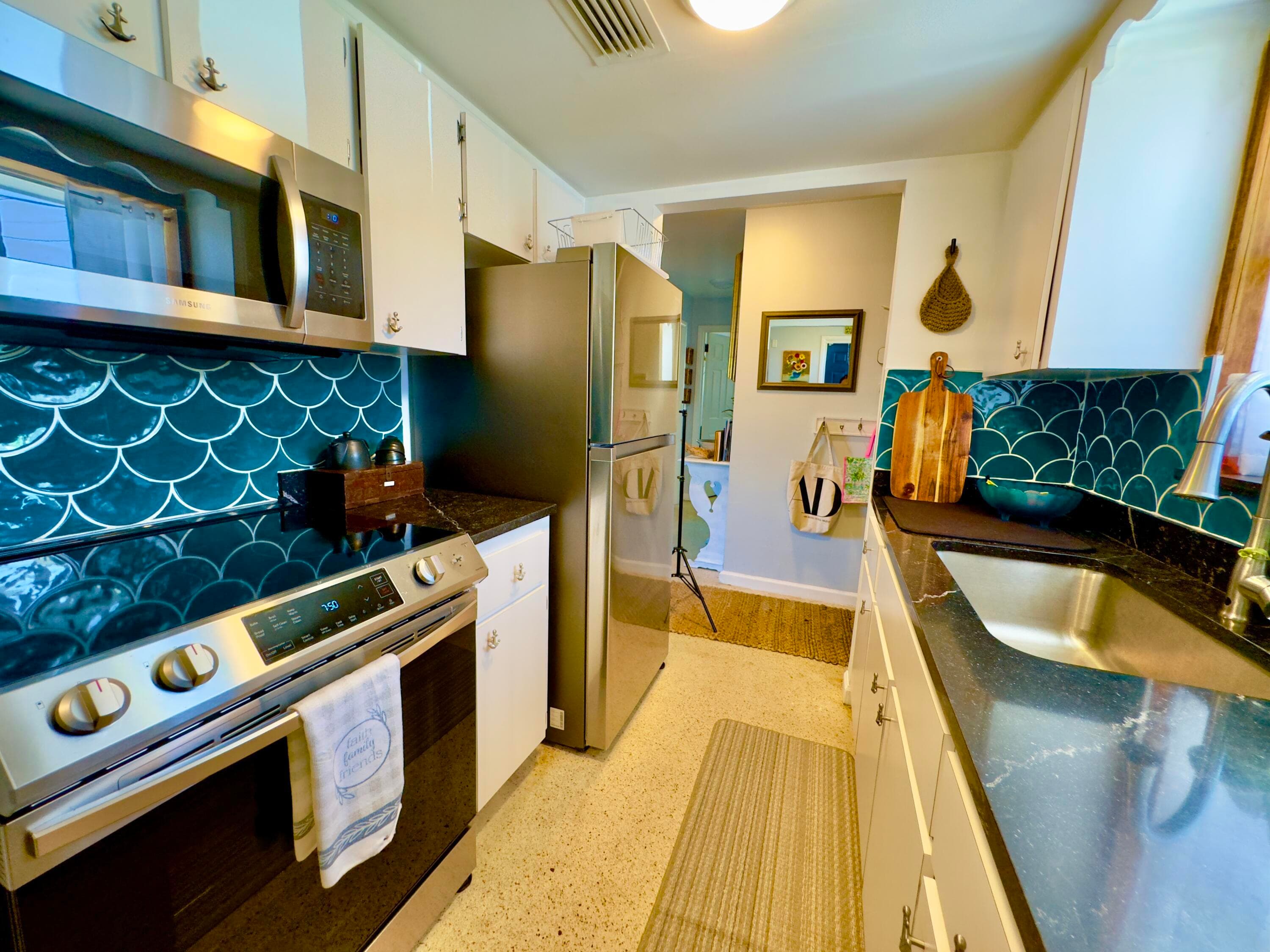 2401 Avenue Q, West Palm Beach, FL 33404 — photo 22 of 60