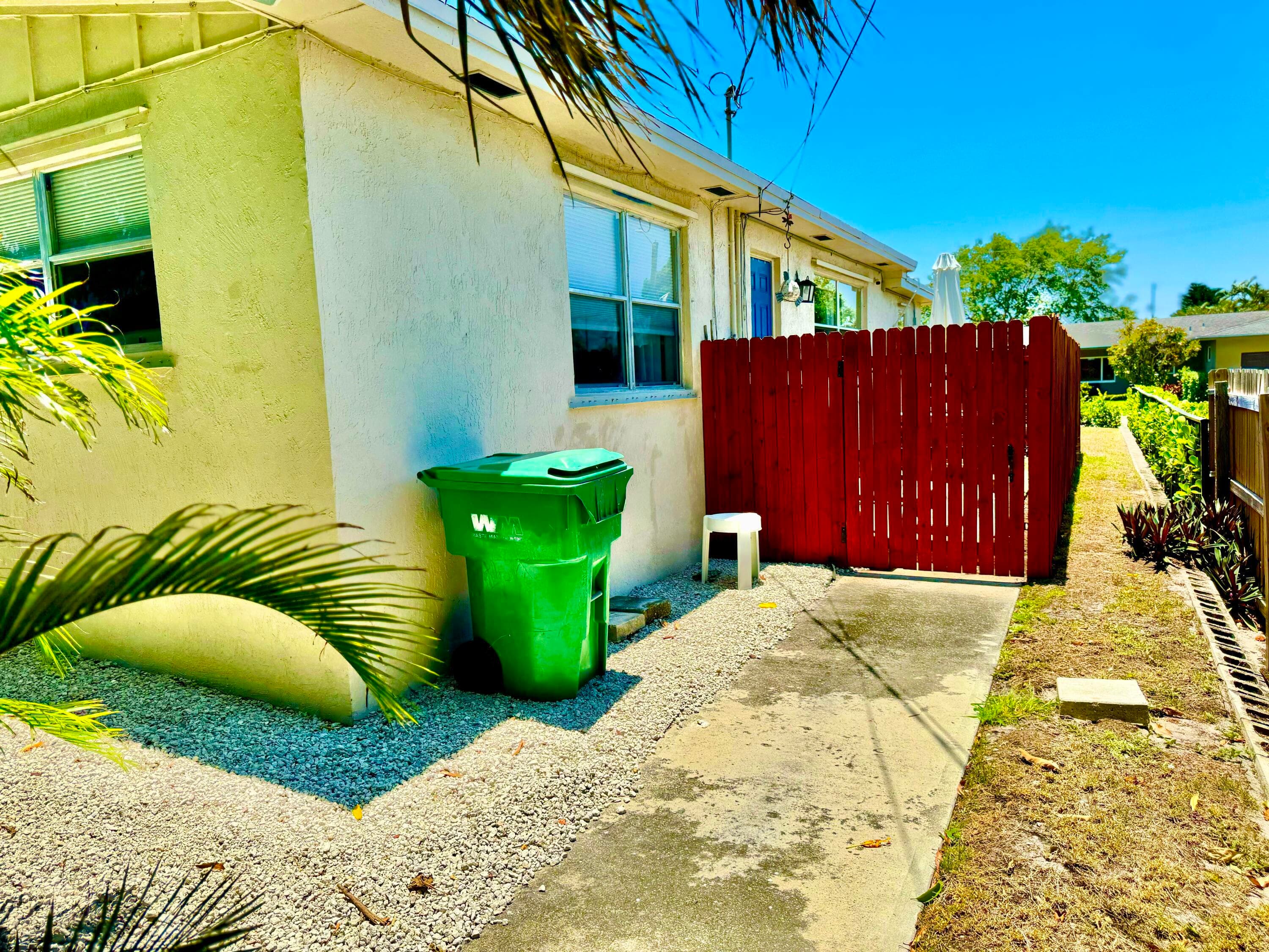 2401 Avenue Q, West Palm Beach, FL 33404 — photo 17 of 60