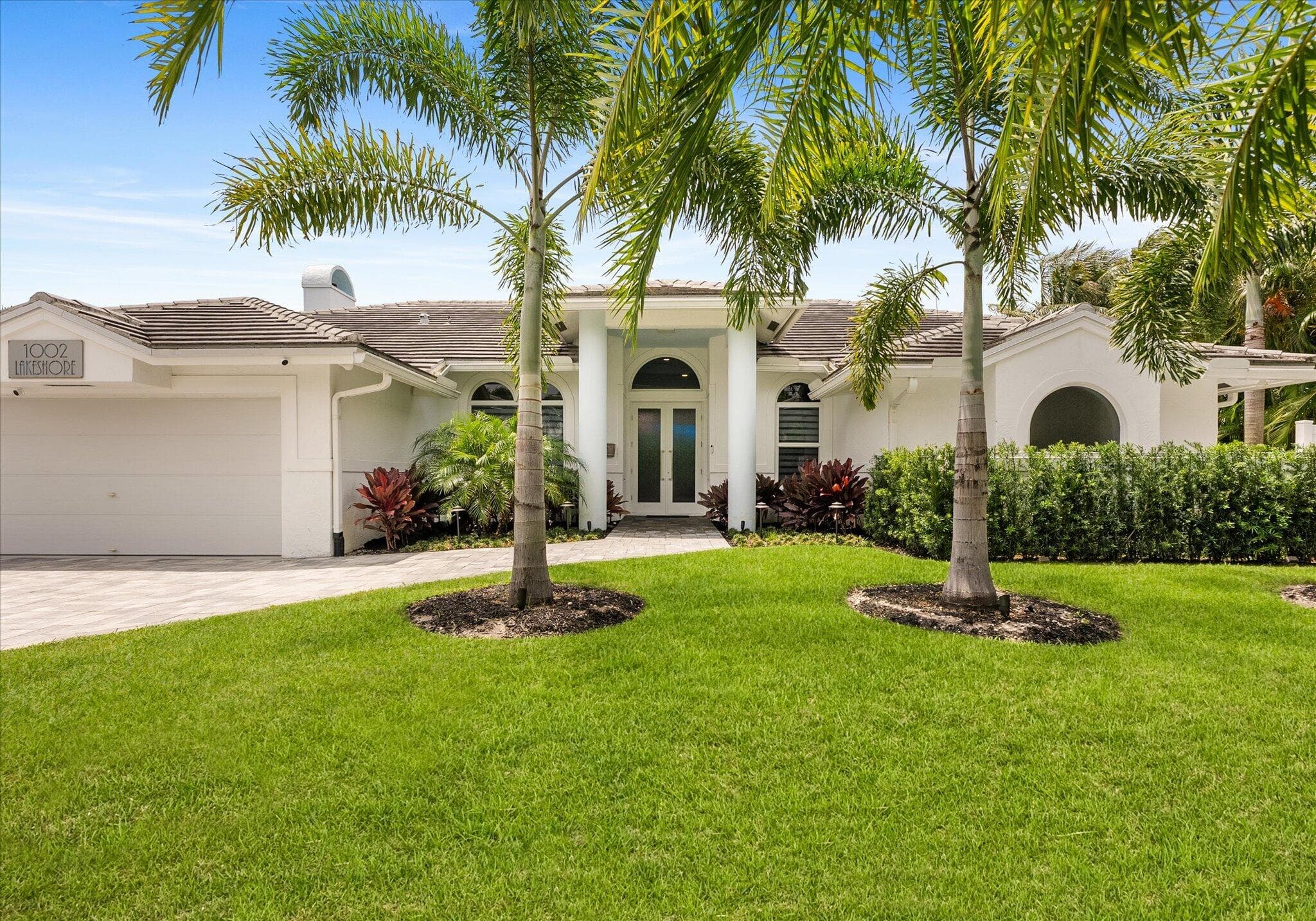 1002 Lake Shore Drive, Delray Beach, FL 33444 — photo 12 of 89