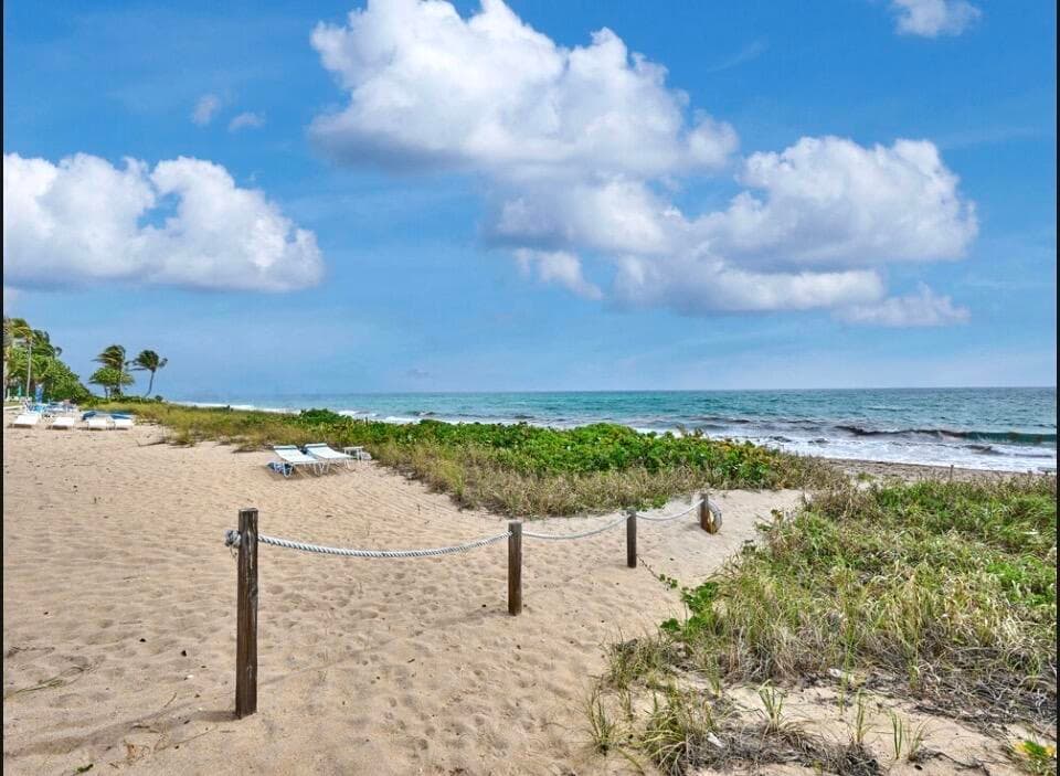 1043 Hillsboro Hillsboro Mile 21c, Hillsboro Beach, FL 33062 — photo 2 of 28