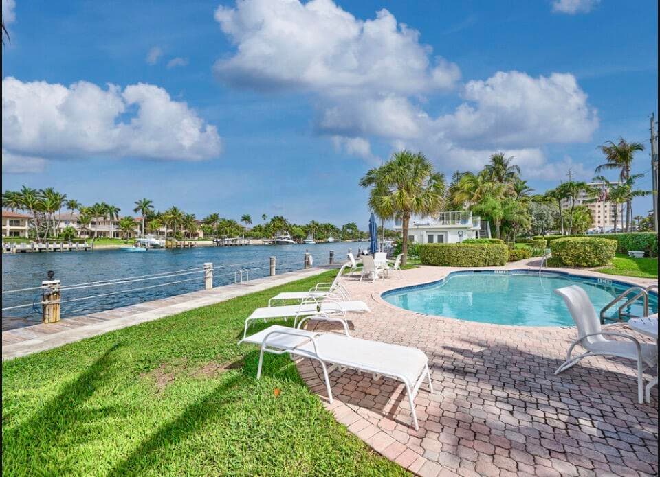 1043 Hillsboro Hillsboro Mile 21c, Hillsboro Beach, FL 33062 — photo 4 of 28