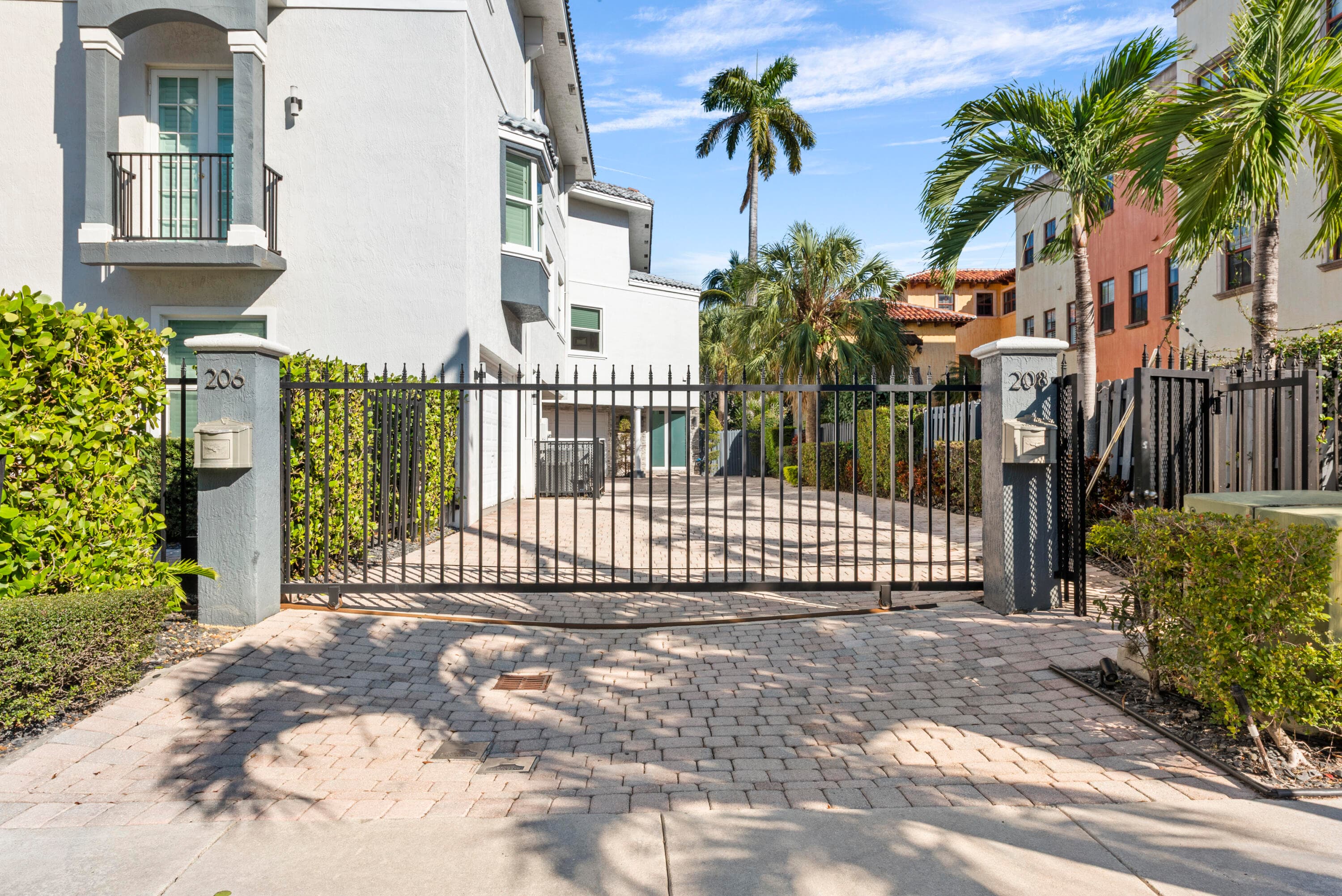 208 SE 10th Terrace, Fort Lauderdale, FL 33301 — photo 31 of 32