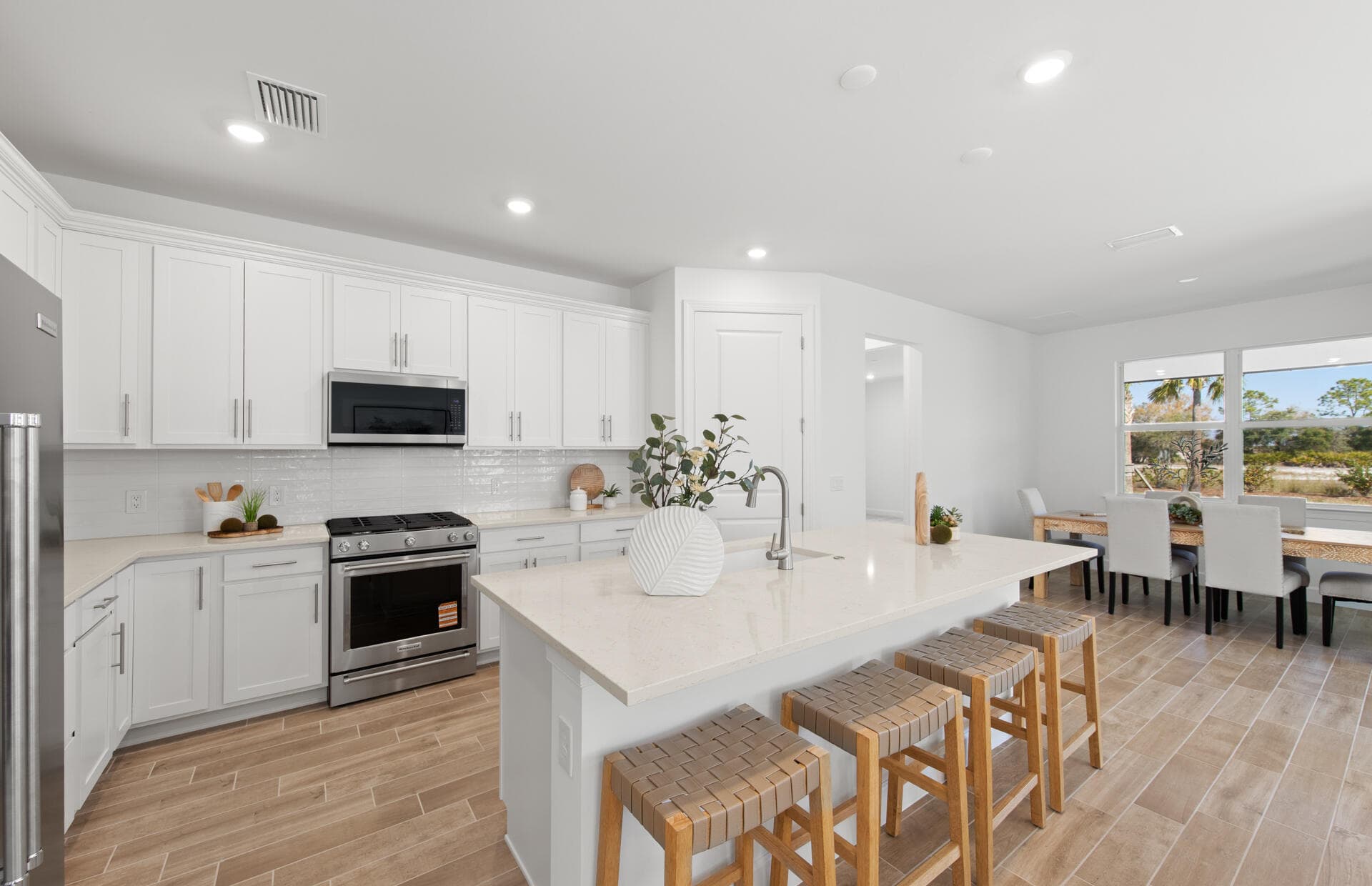 12584 Quartz Drive, FL 33920 — photo 16 of 23