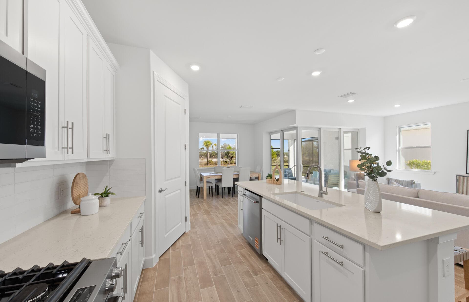 12584 Quartz Drive, FL 33920 — photo 18 of 23
